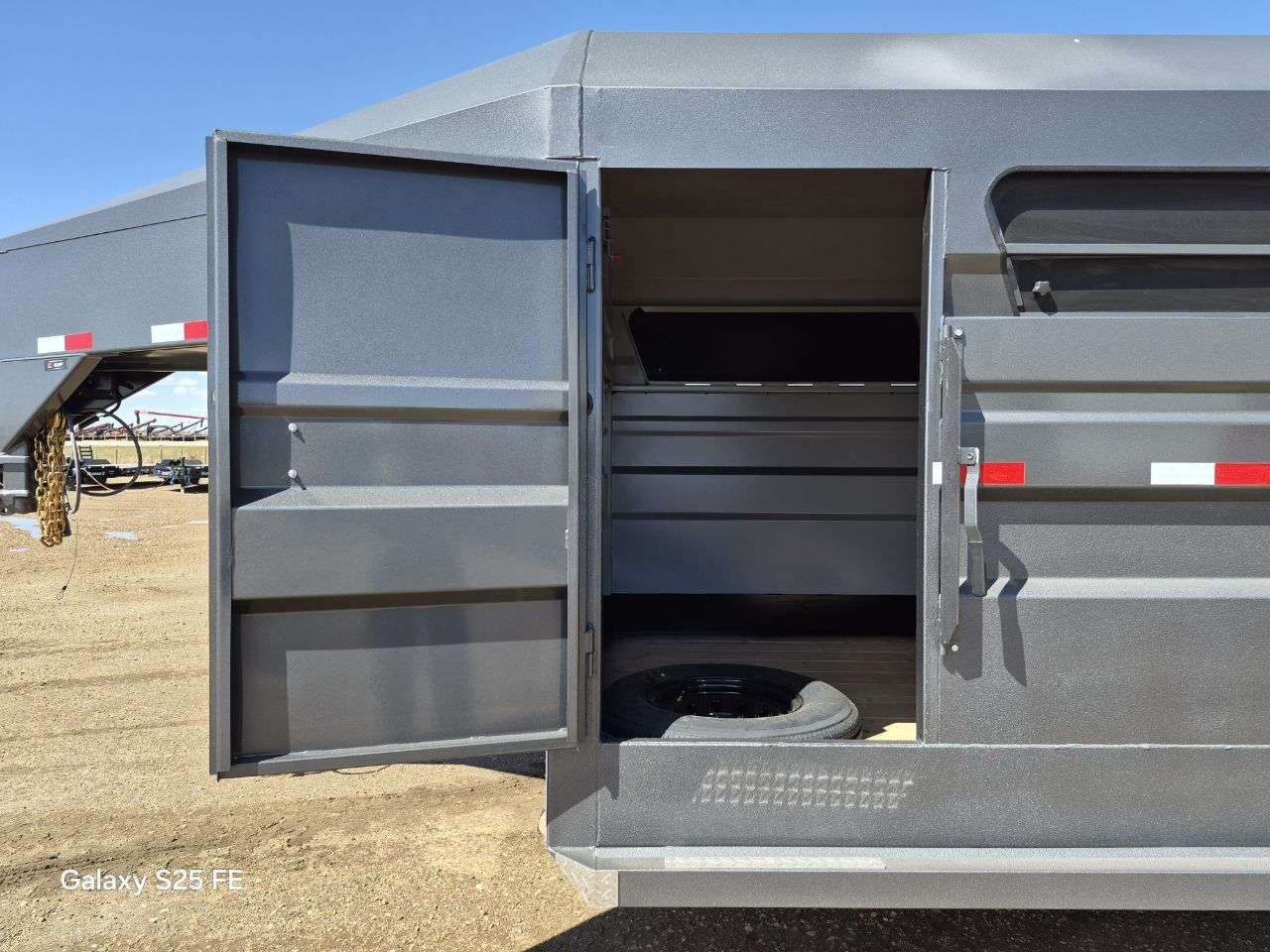 2026 Norbert 7'6" x 20' Gooseneck Livestock Trailer