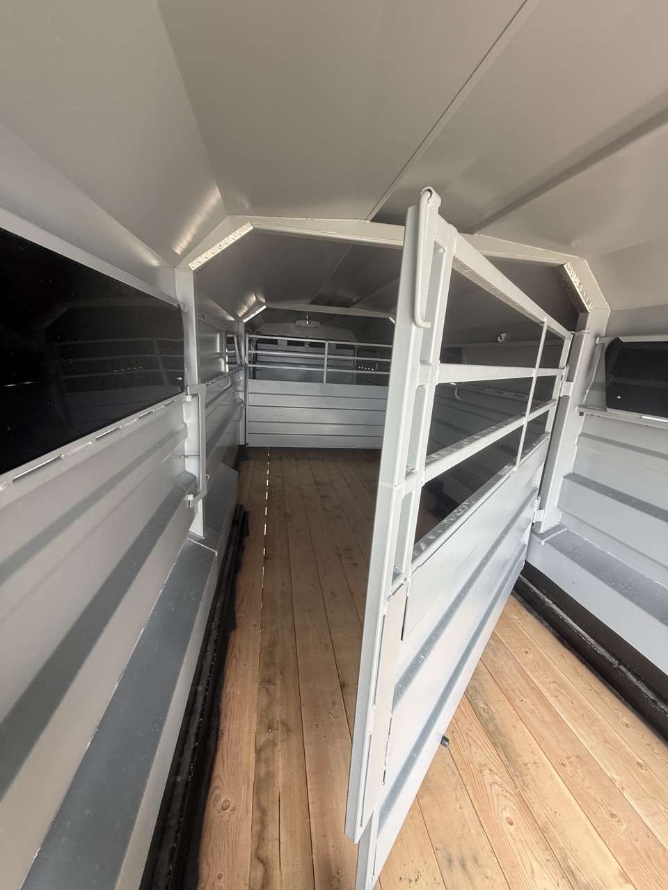 2026 Norbert 7'6" x 30' GN Livestock Triple 8K Trailer
