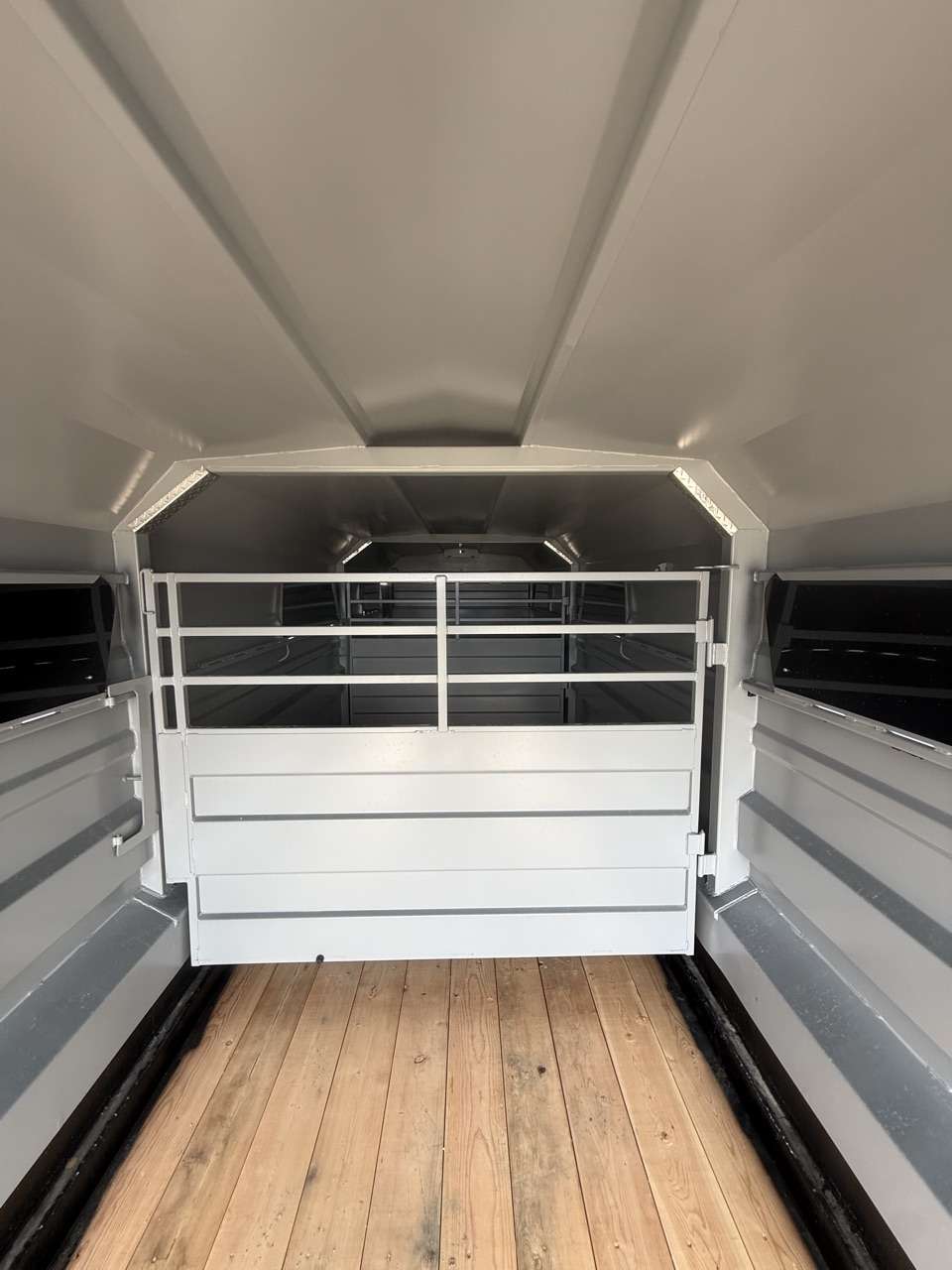 2026 Norbert 7'6" x 30' GN Livestock Triple 8K Trailer
