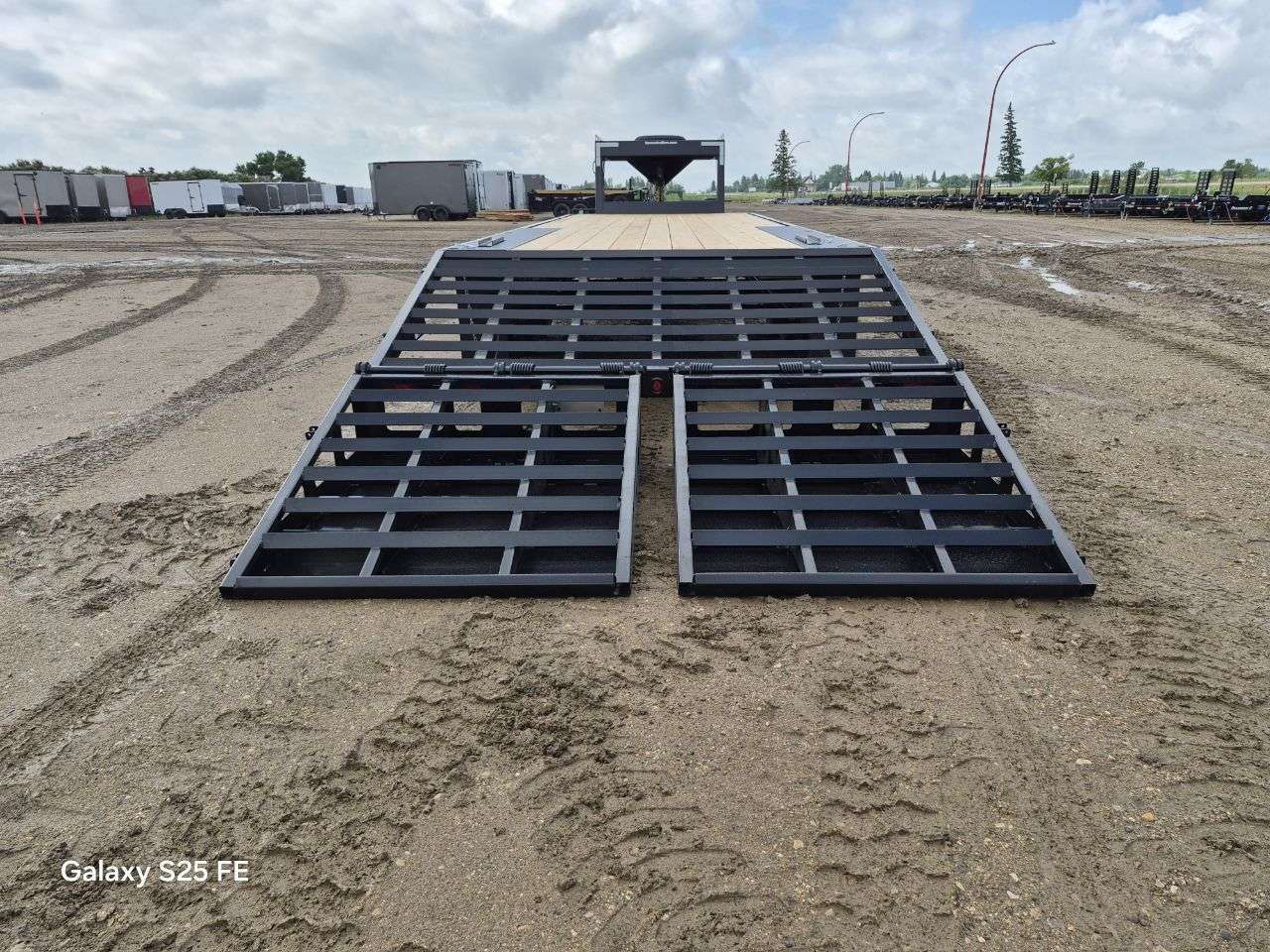 2026 Norbert 8'4" x 30' GN Beavertail Flat Deck Trailer