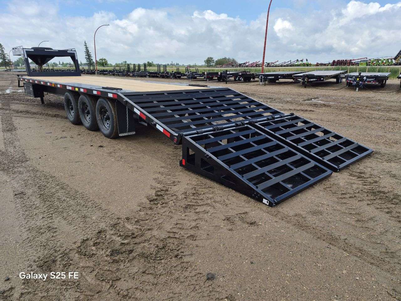 2026 Norbert 8'4" x 30' GN Beavertail Flat Deck Trailer