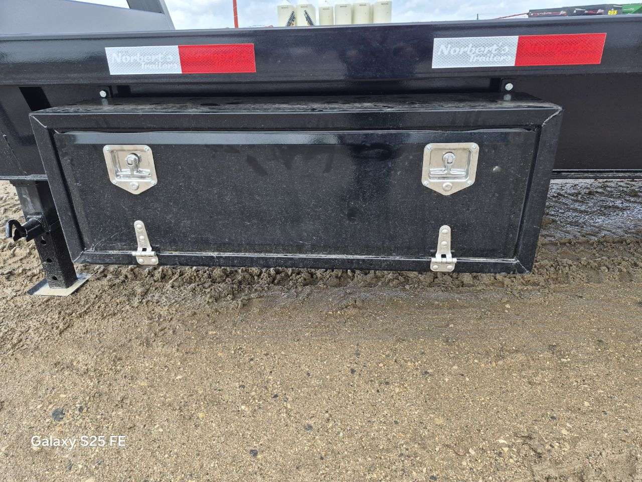2026 Norbert 8'4" x 30' GN Beavertail Flat Deck Trailer