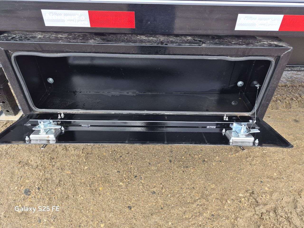 2026 Norbert 8'4" x 30' GN Beavertail Flat Deck Trailer