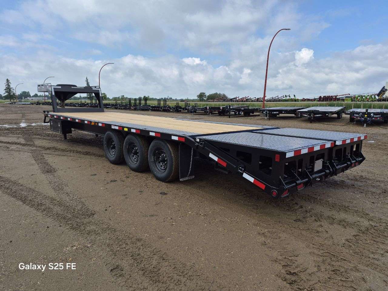 2026 Norbert 8'4" x 30' GN Beavertail Flat Deck Trailer