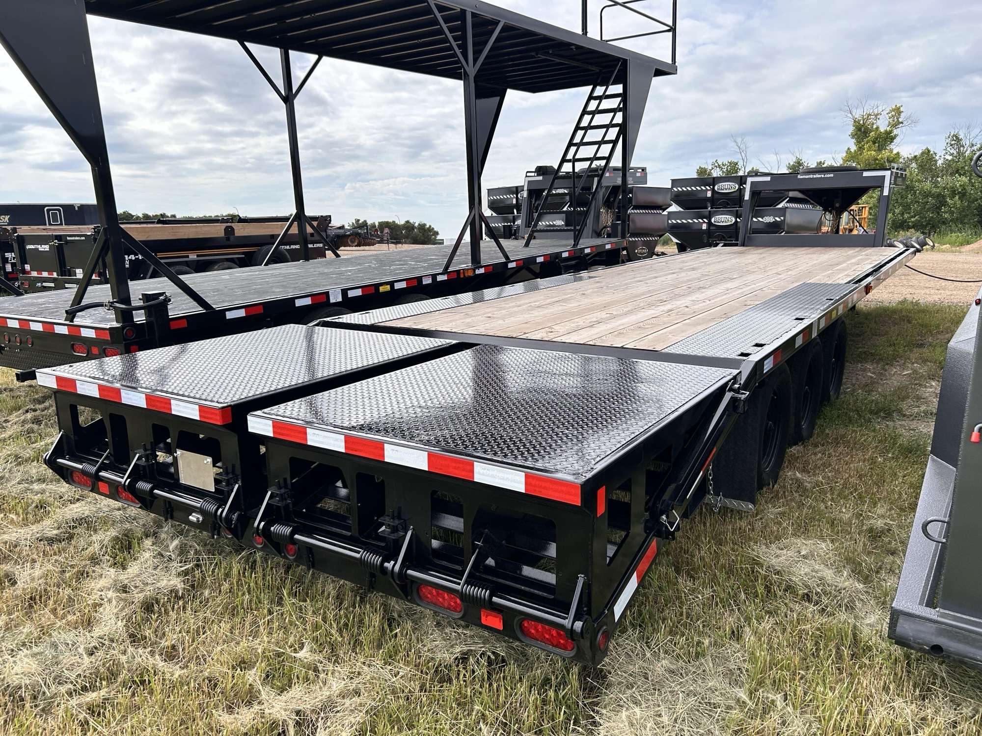 2026 Norbert 8'4" x 30' GN Beavertail Flat Deck Trailer