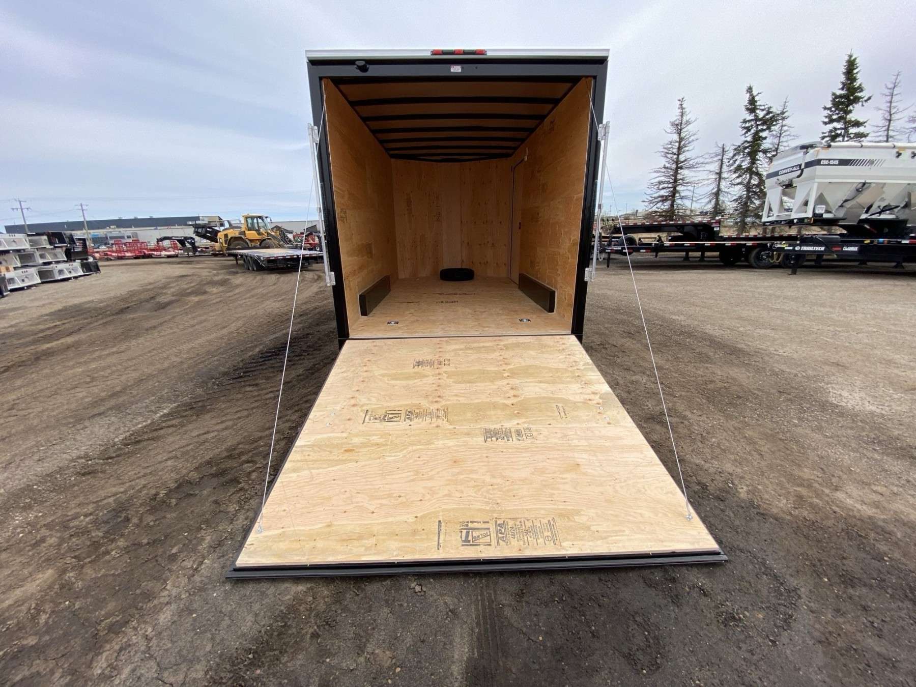 2026 Royal 7.5'x16' Enclosed Cargo Trailer