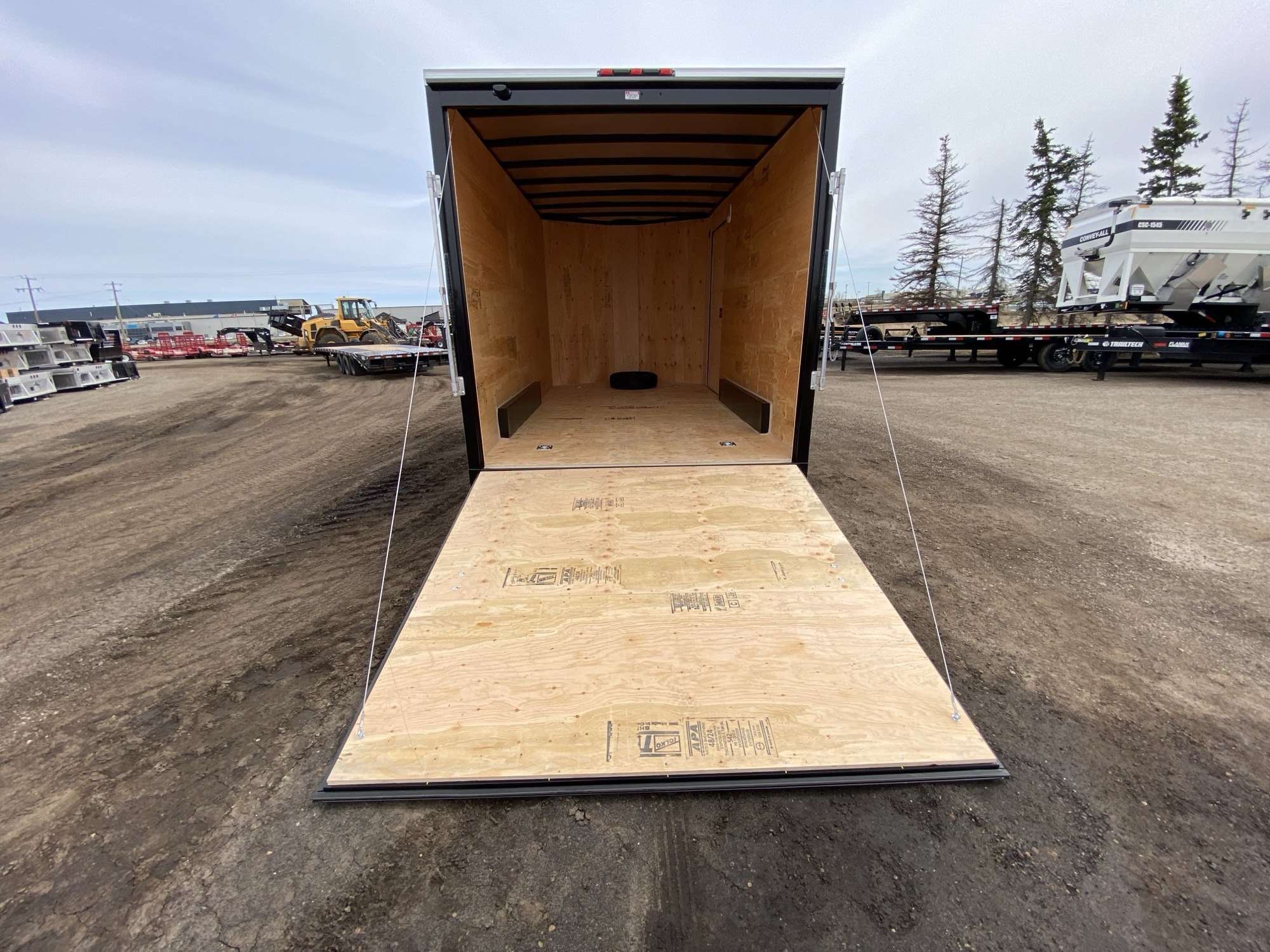 2026 Royal 7.5'x16' Enclosed Cargo w/ Ramp Door