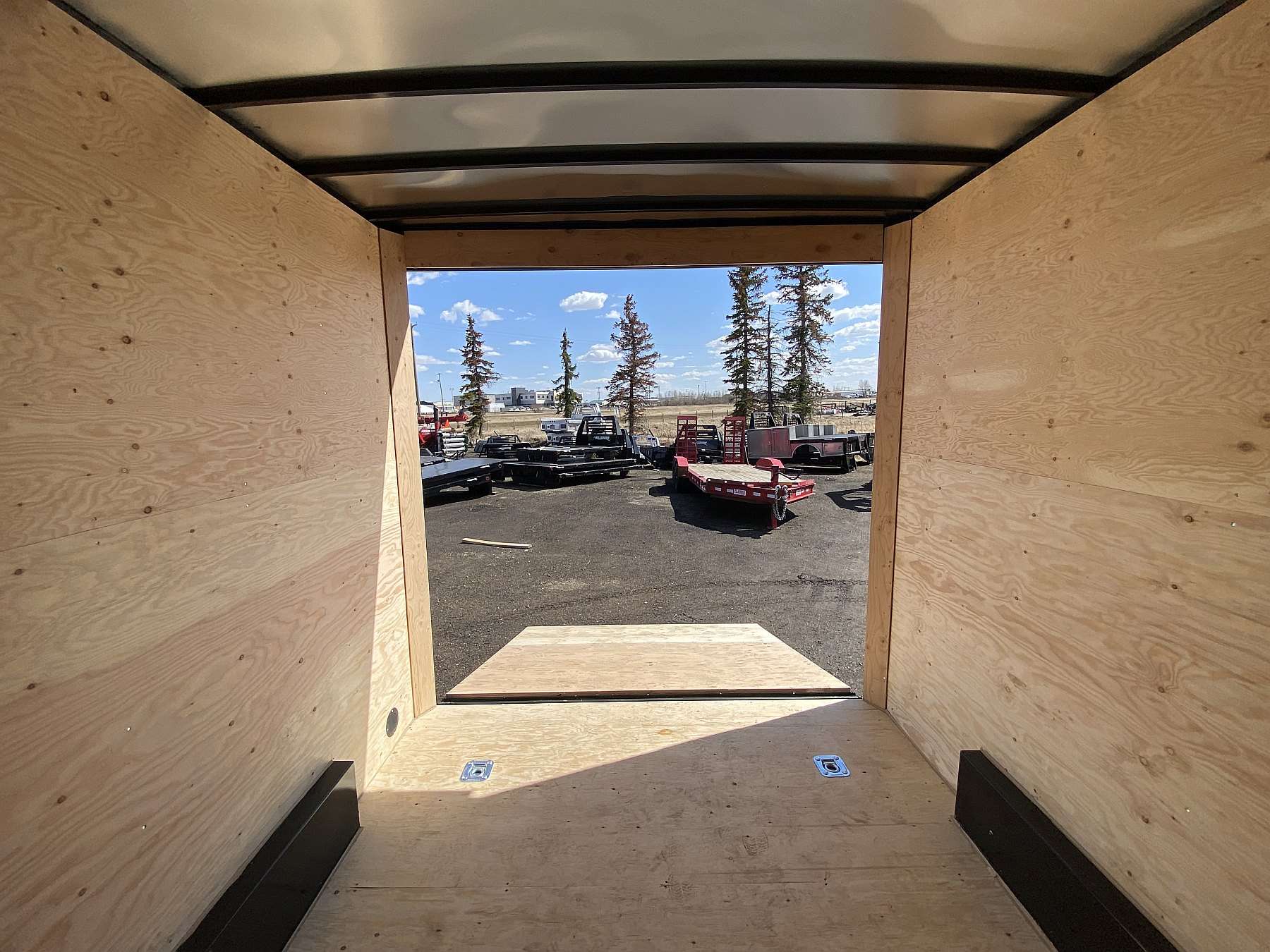 2026 Royal 7.5'x16' Enclosed Cargo w/ Ramp Door