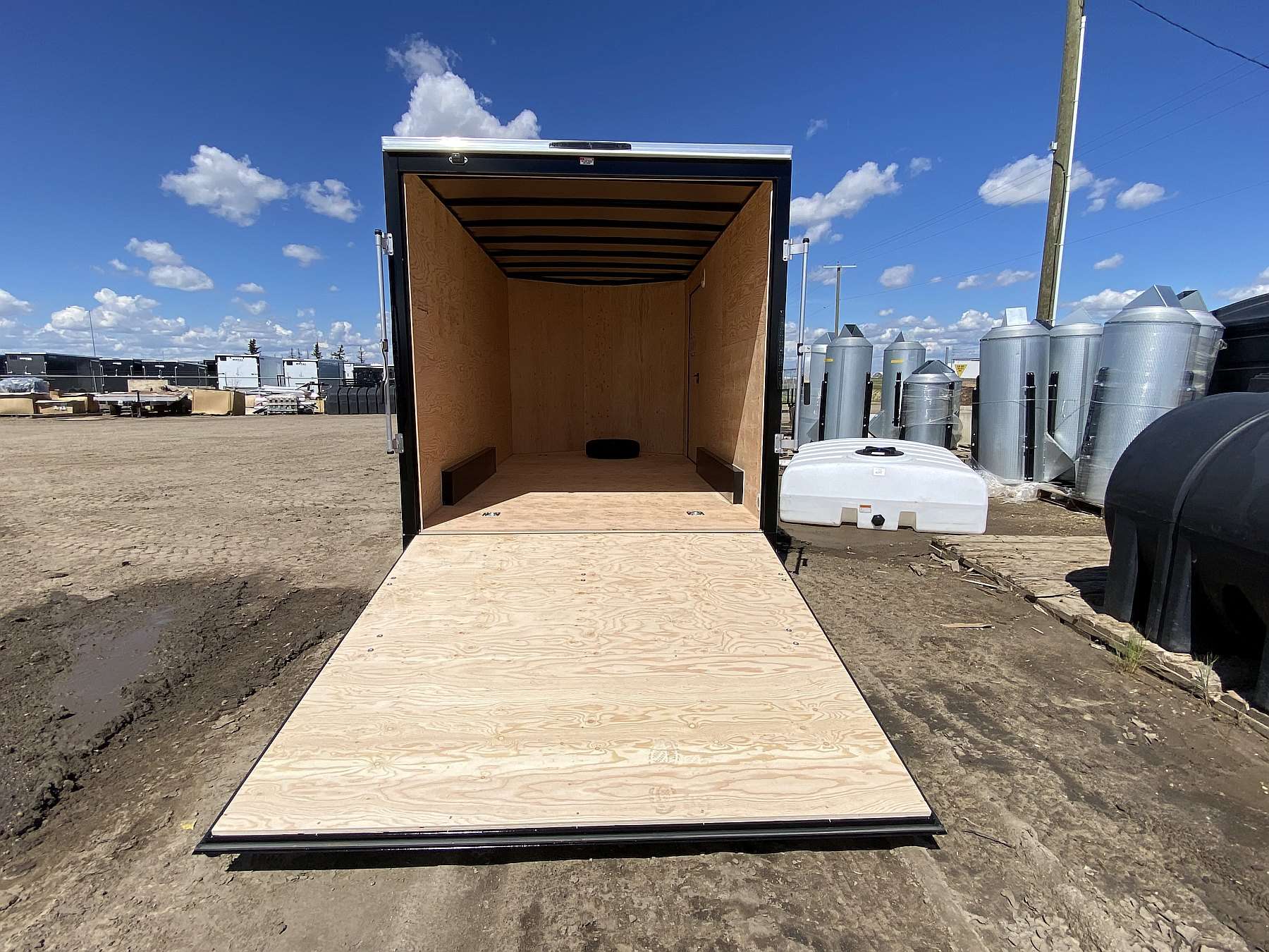 2026 Royal 7.5'x16' Enclosed Cargo w/ Ramp Door
