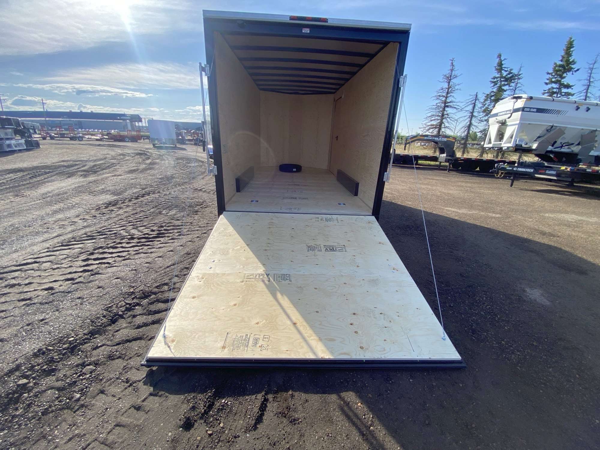 2026 Royal 7.5'x18' Enclosed Cargo Trailer