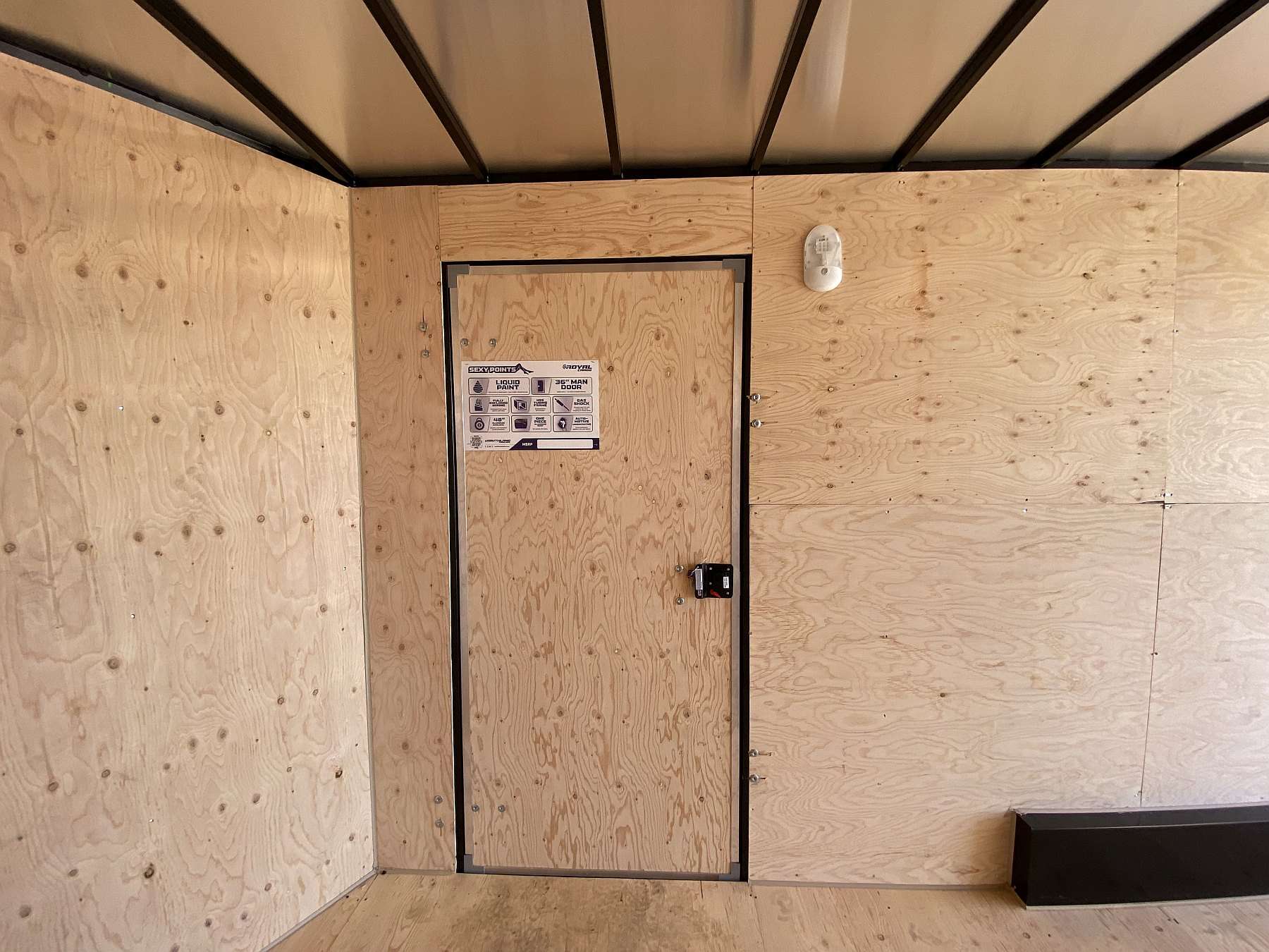 2026 Royal 7.5'x18' Enclosed Cargo w/ 16" Center Upgrade