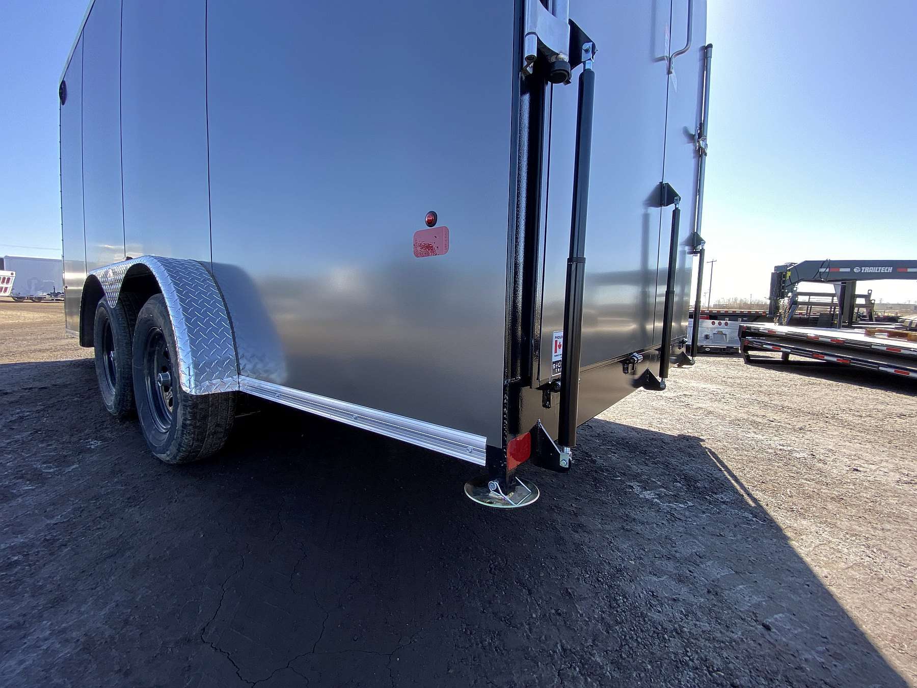 2026 Royal 7.5'x18' Enclosed Cargo w/ 16" Center Upgrade