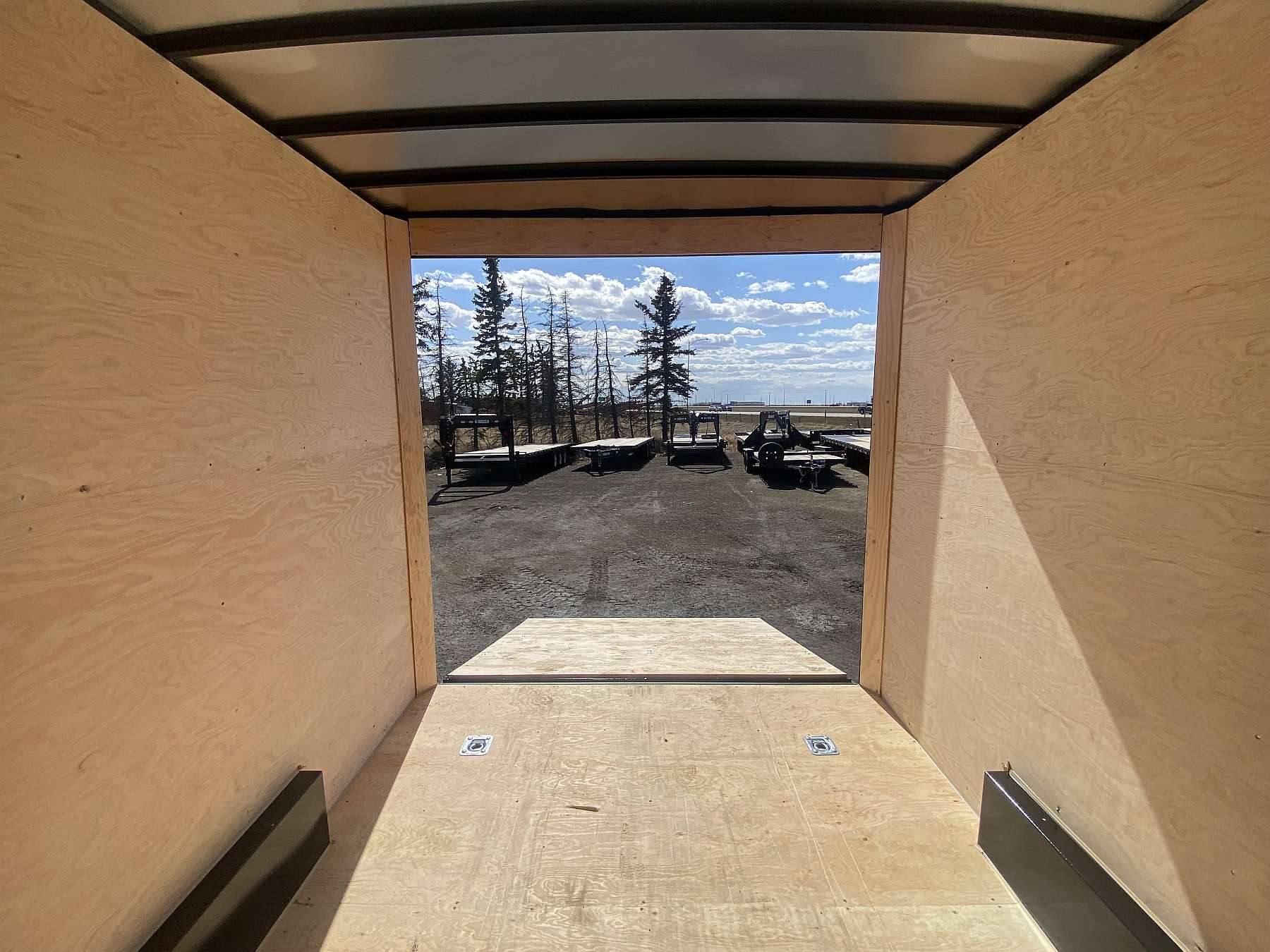 2026 Royal 7.5'x18' Enclosed Cargo w/ 16" Center Upgrade