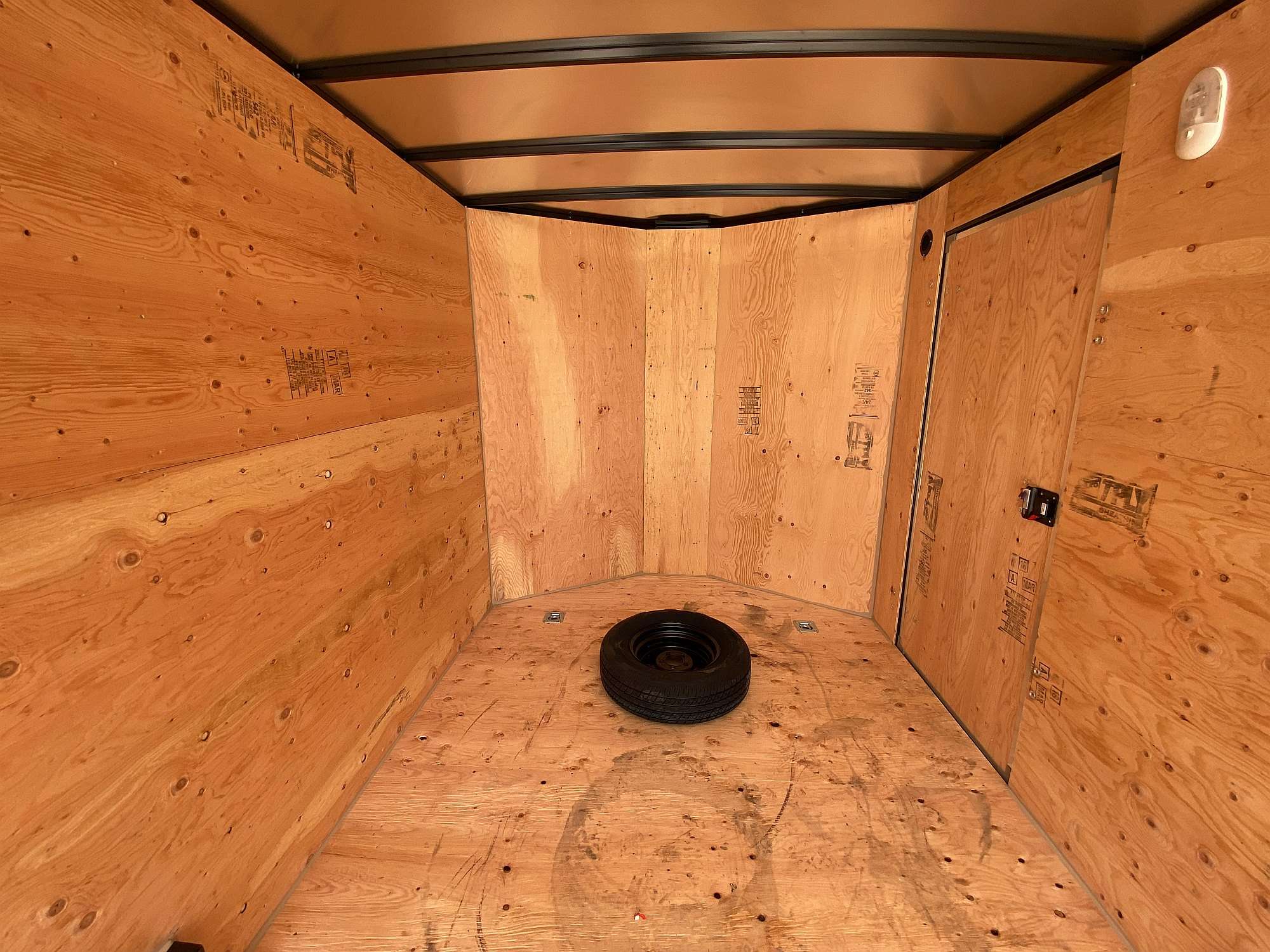 2026 Royal 7.5'x18' Enclosed Cargo w/ Aluminum Wheels