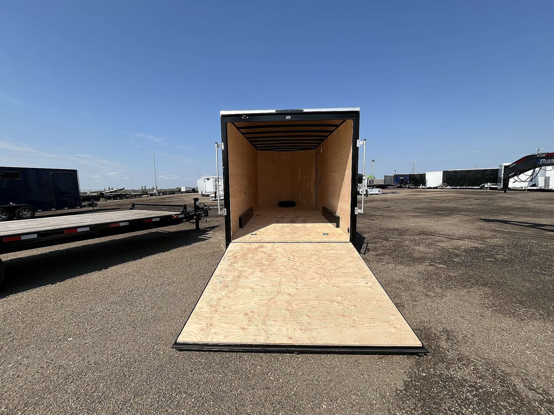 2026 Royal 7.5'x18' Enclosed Cargo w/ Aluminum Wheels