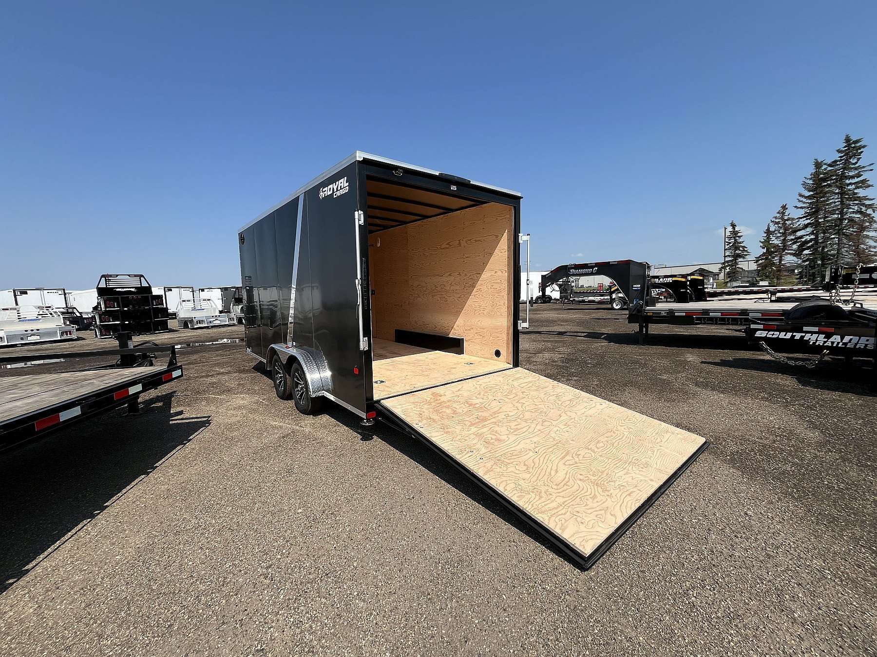 2026 Royal 7.5'x18' Enclosed Cargo w/ Aluminum Wheels