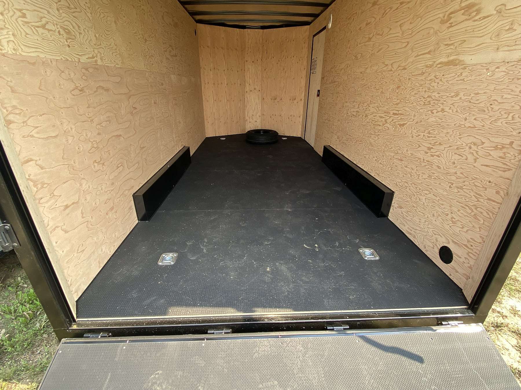 2026 Royal 7.5'x18' Enclosed Cargo w/ Black out Package