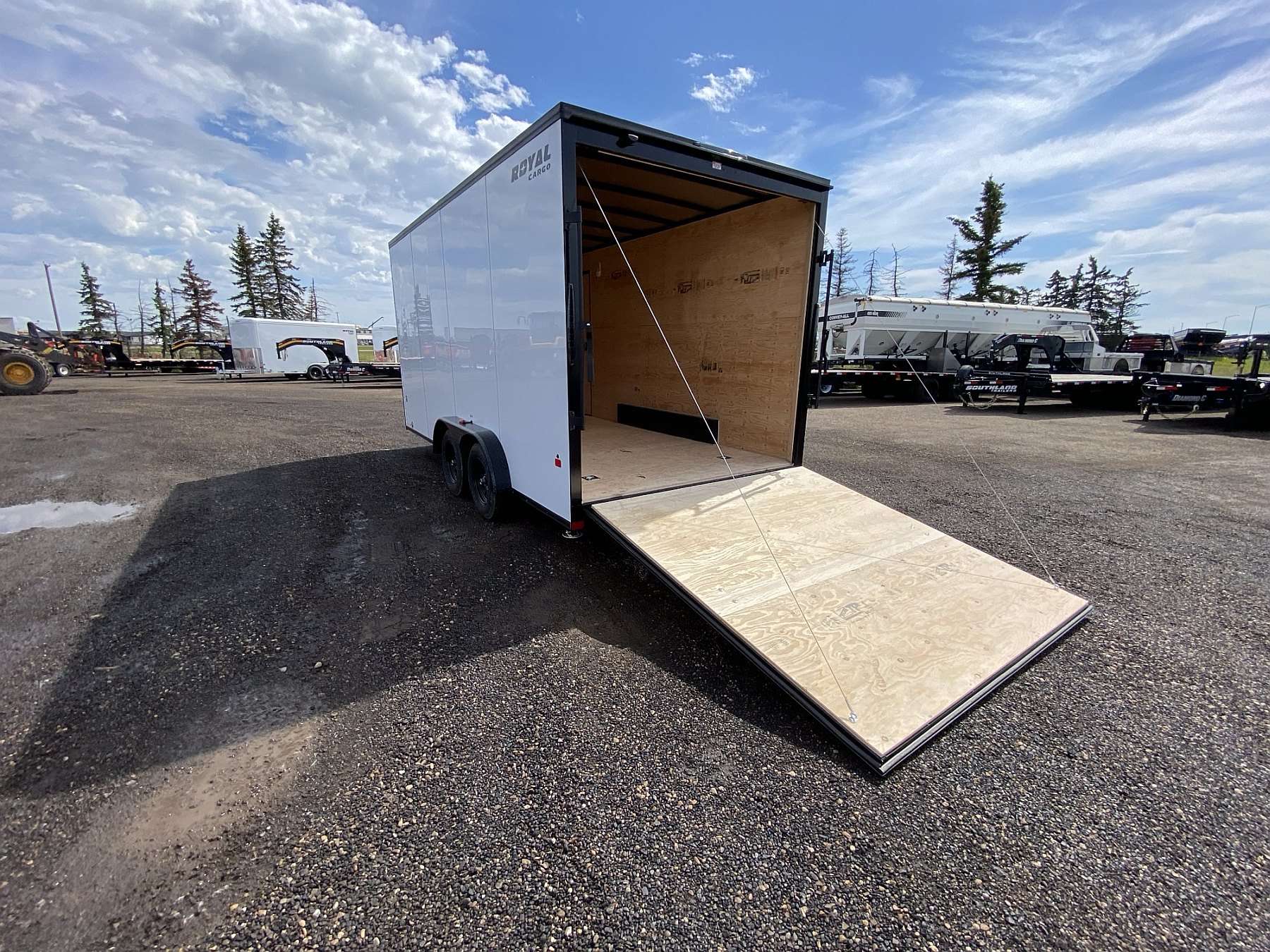 2026 Royal 7.5'x18' Enclosed Cargo w/ Blackout Package