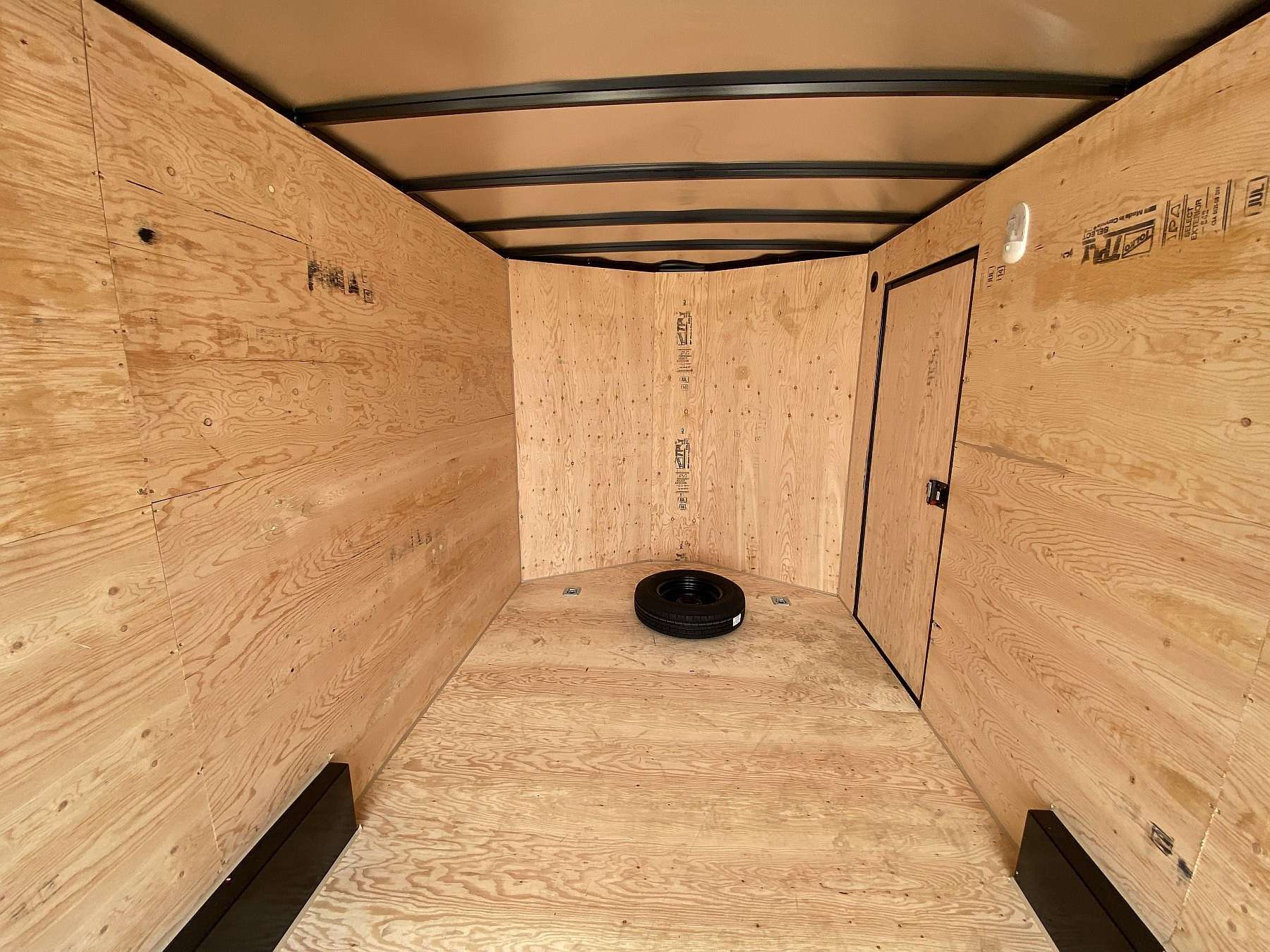 2026 Royal 7.5'x18' Enclosed Cargo w/ Blackout Package