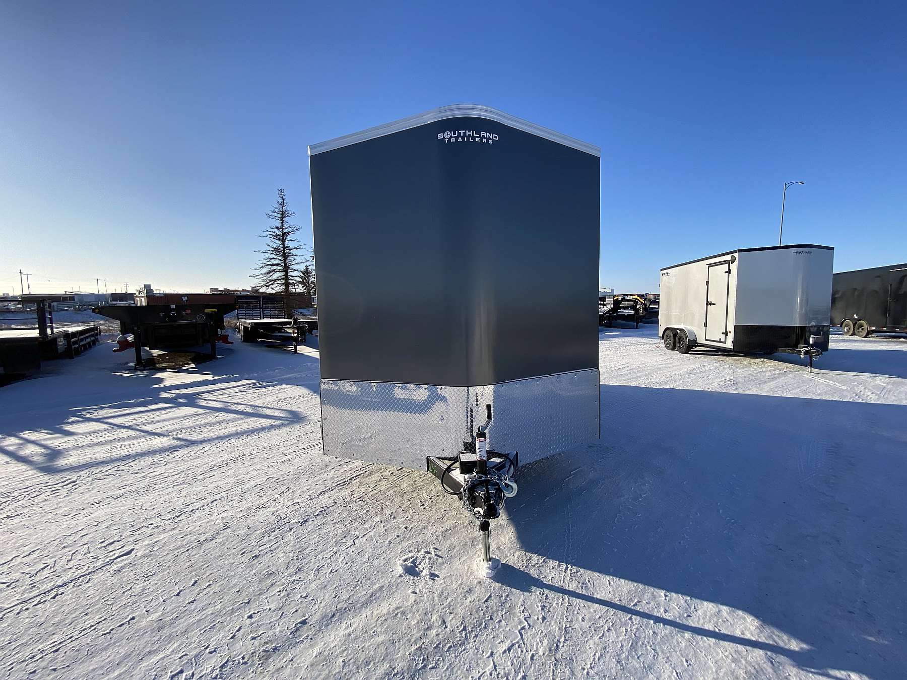 2026 Royal 7.5'x18' Enclosed Cargo w/ Chrome Slash