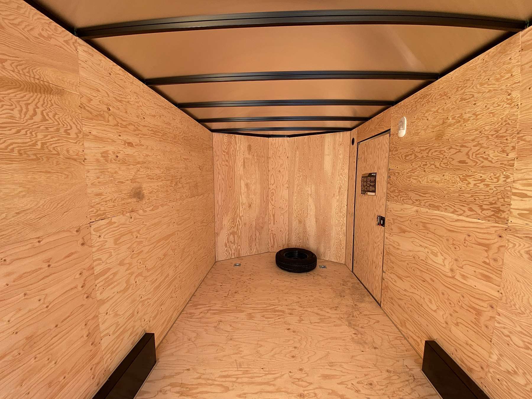 2026 Royal 7.5'x18' Enclosed Cargo w/ Chrome Slash