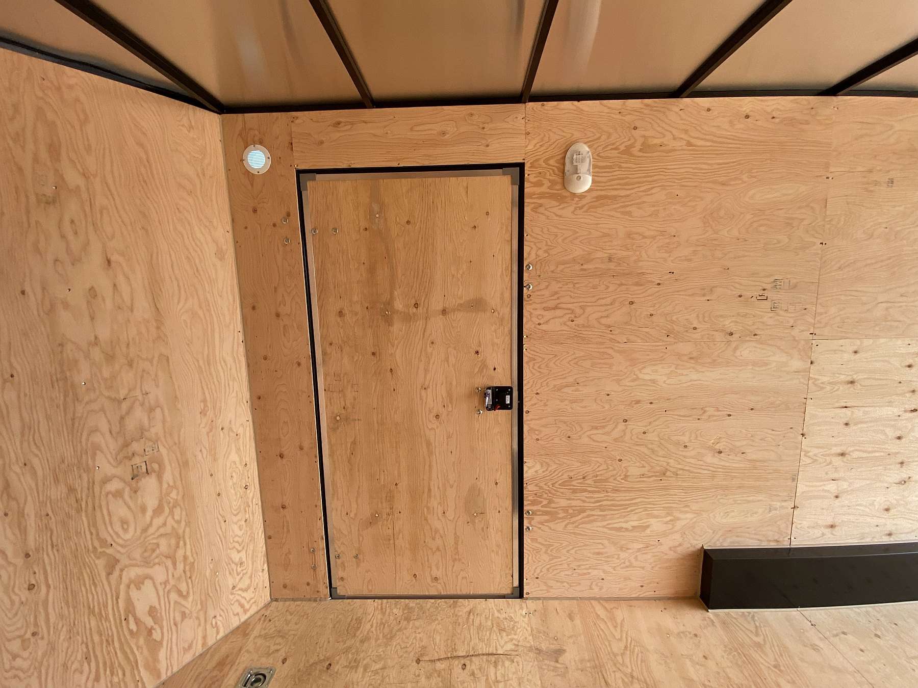 2026 Royal 7.5'x18' Enclosed Cargo w/ Ramp Door