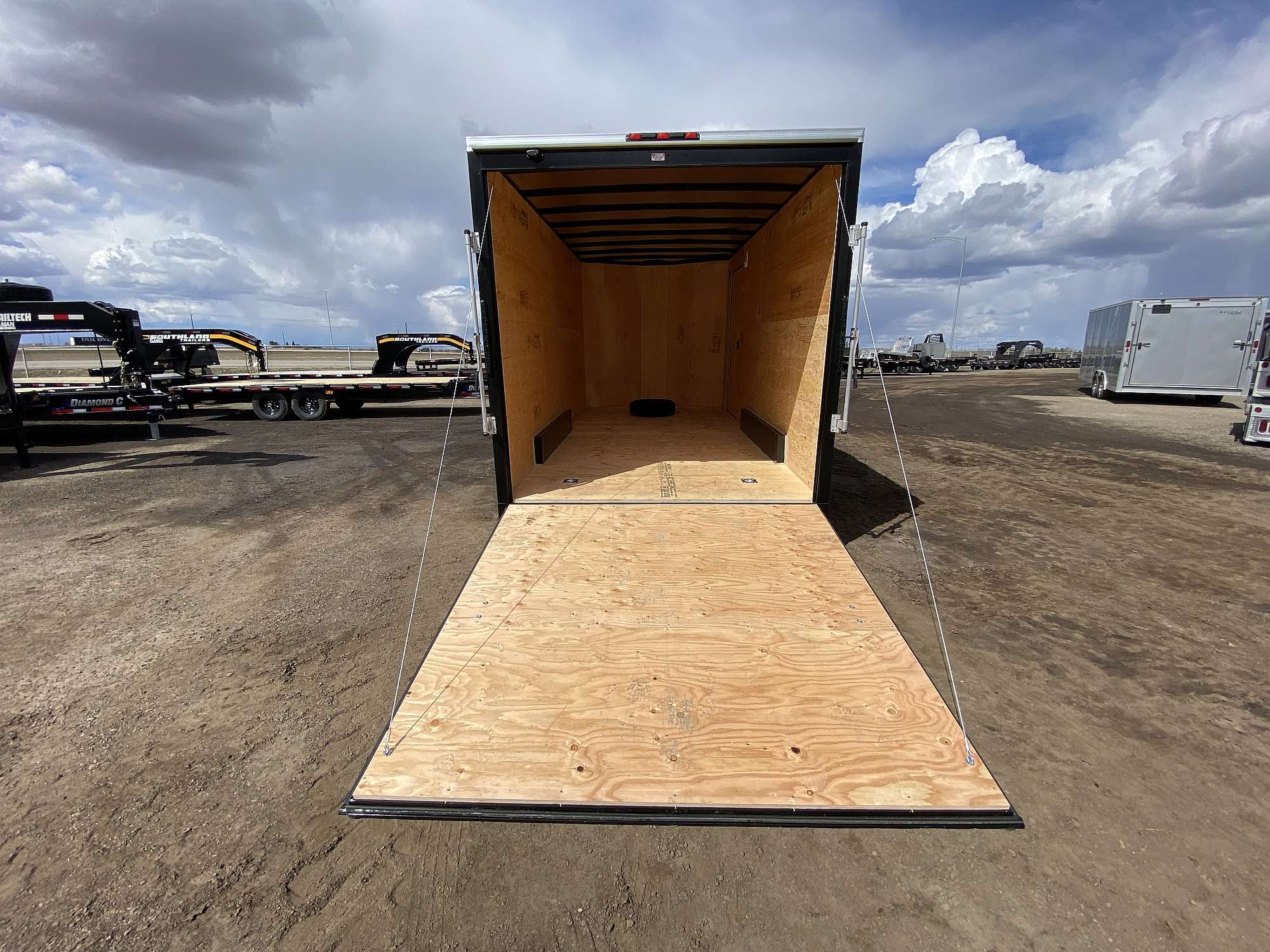 2026 Royal 7.5'x18' Enclosed Cargo w/ Ramp Door