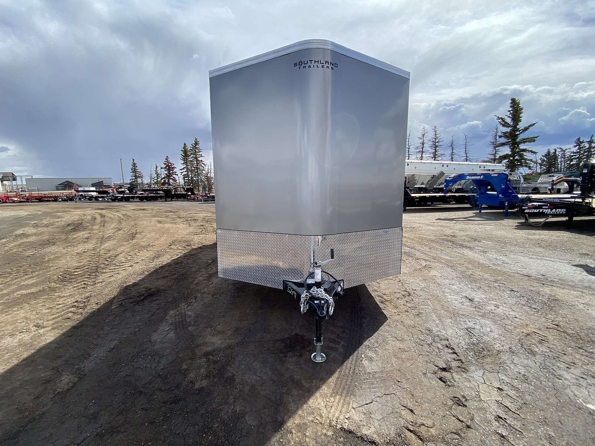 2026 Royal 7.5'x18' Enclosed Cargo w/ Ramp Door