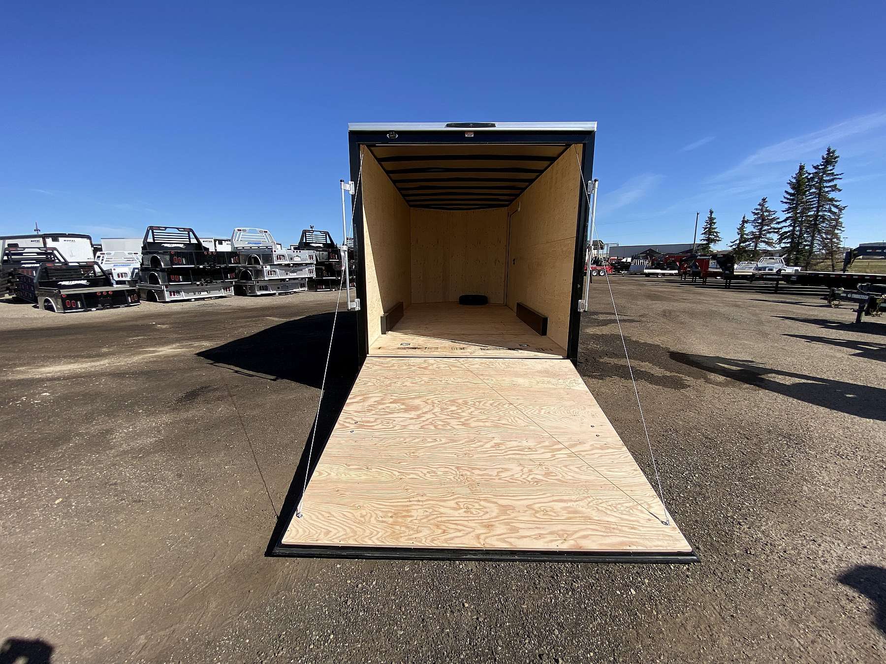 2026 Royal 7.5'x18' Enclosed Cargo w/ Ramp Door