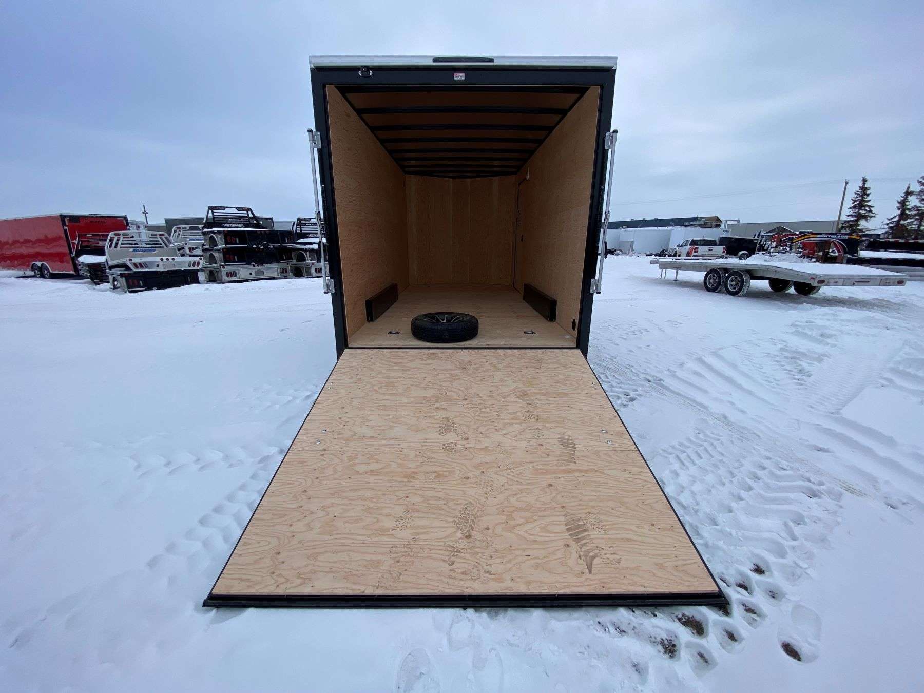 2026 Royal 7.5'x18' Two-Tone Enclosed Cargo Trailer