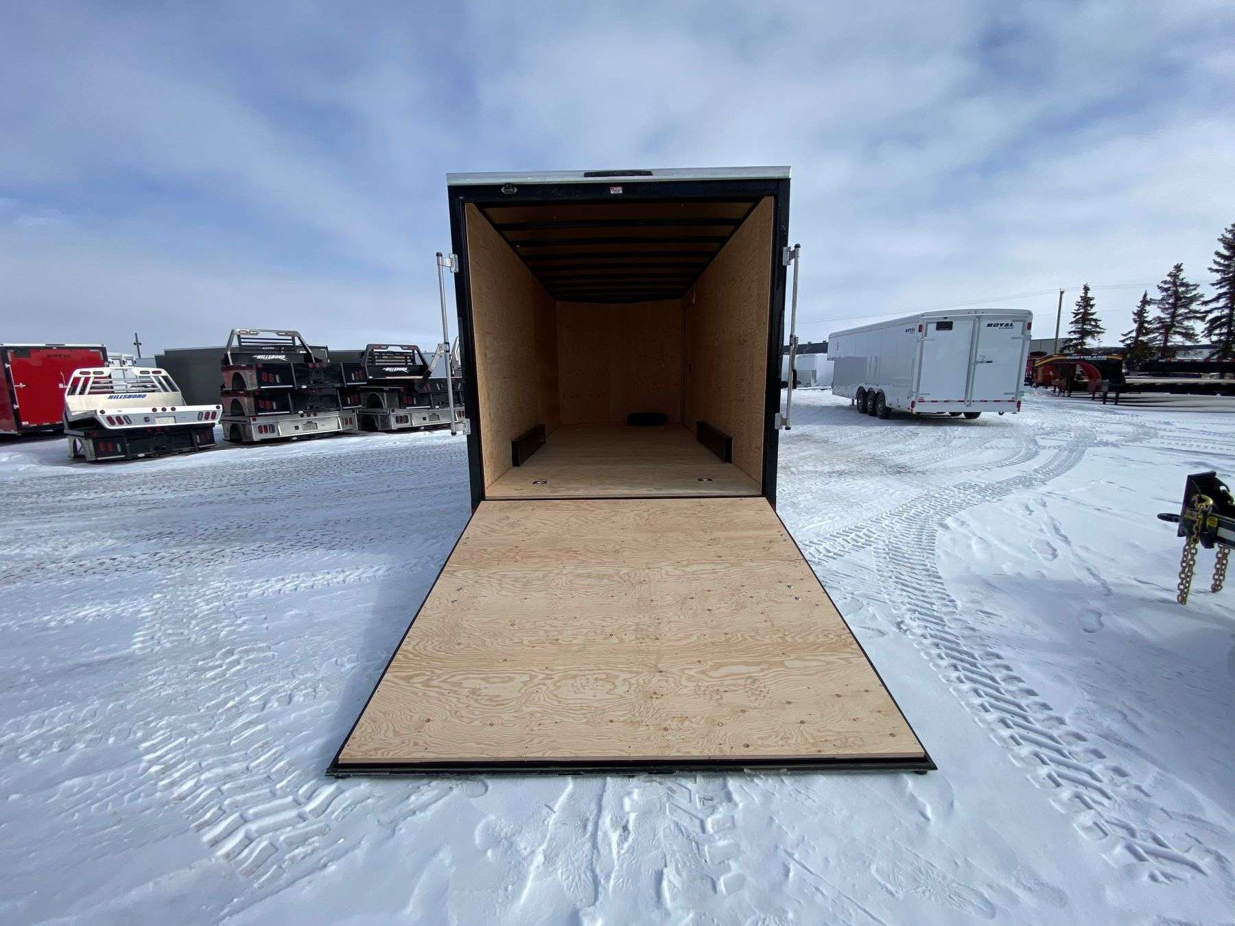 2026 Royal 7.5'x20' Enclosed Cargo w/ Ramp Door