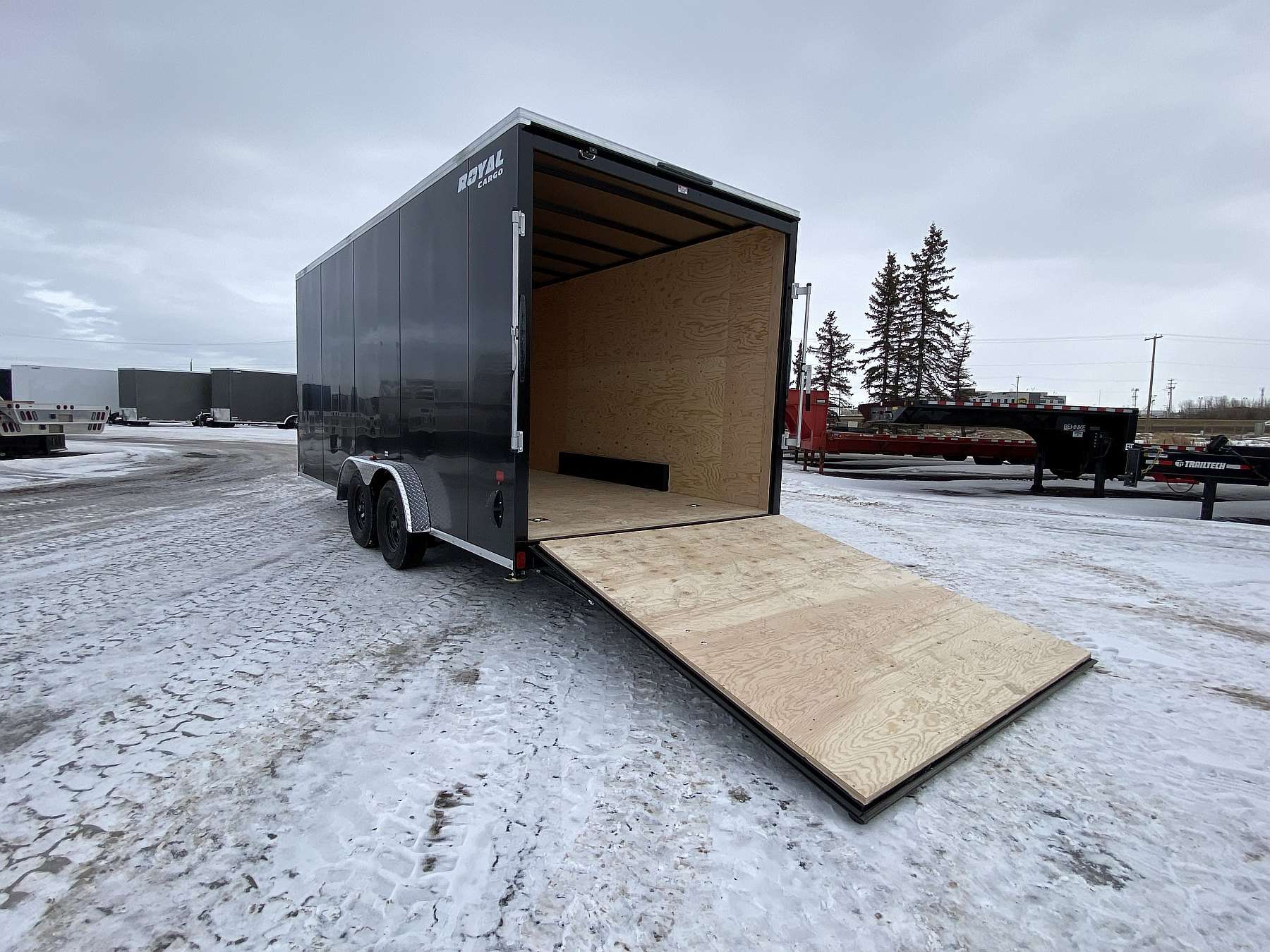 2026 Royal 7.5'x20' Enclosed Cargo w/ Ramp Door