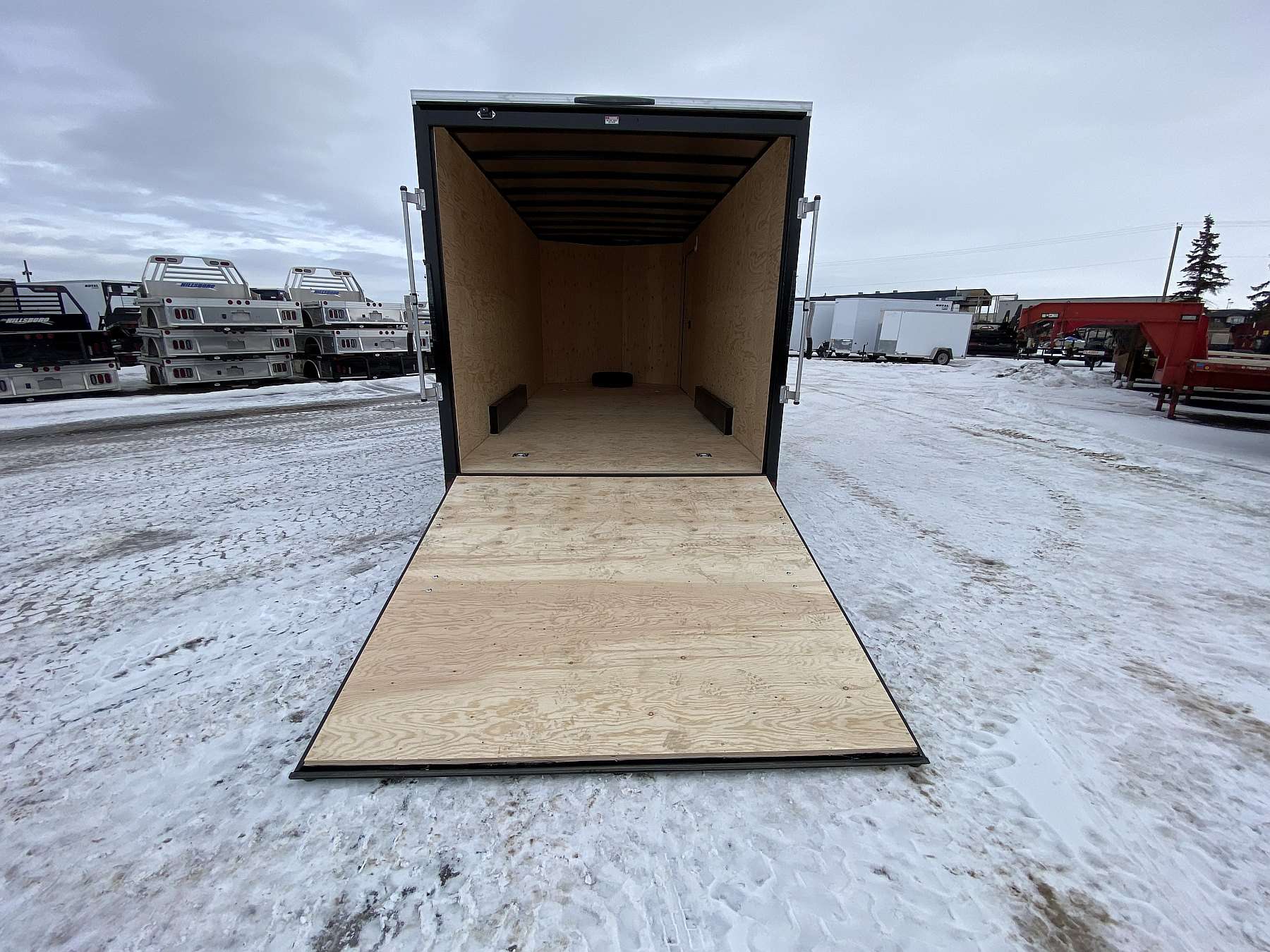2026 Royal 7.5'x20' Enclosed Cargo w/ Ramp Door