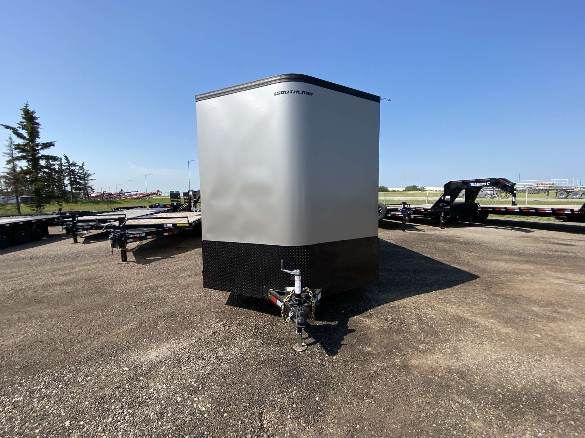 2026 Royal 7.5'x20' Fully Insulated Cargo w/ Camping Package