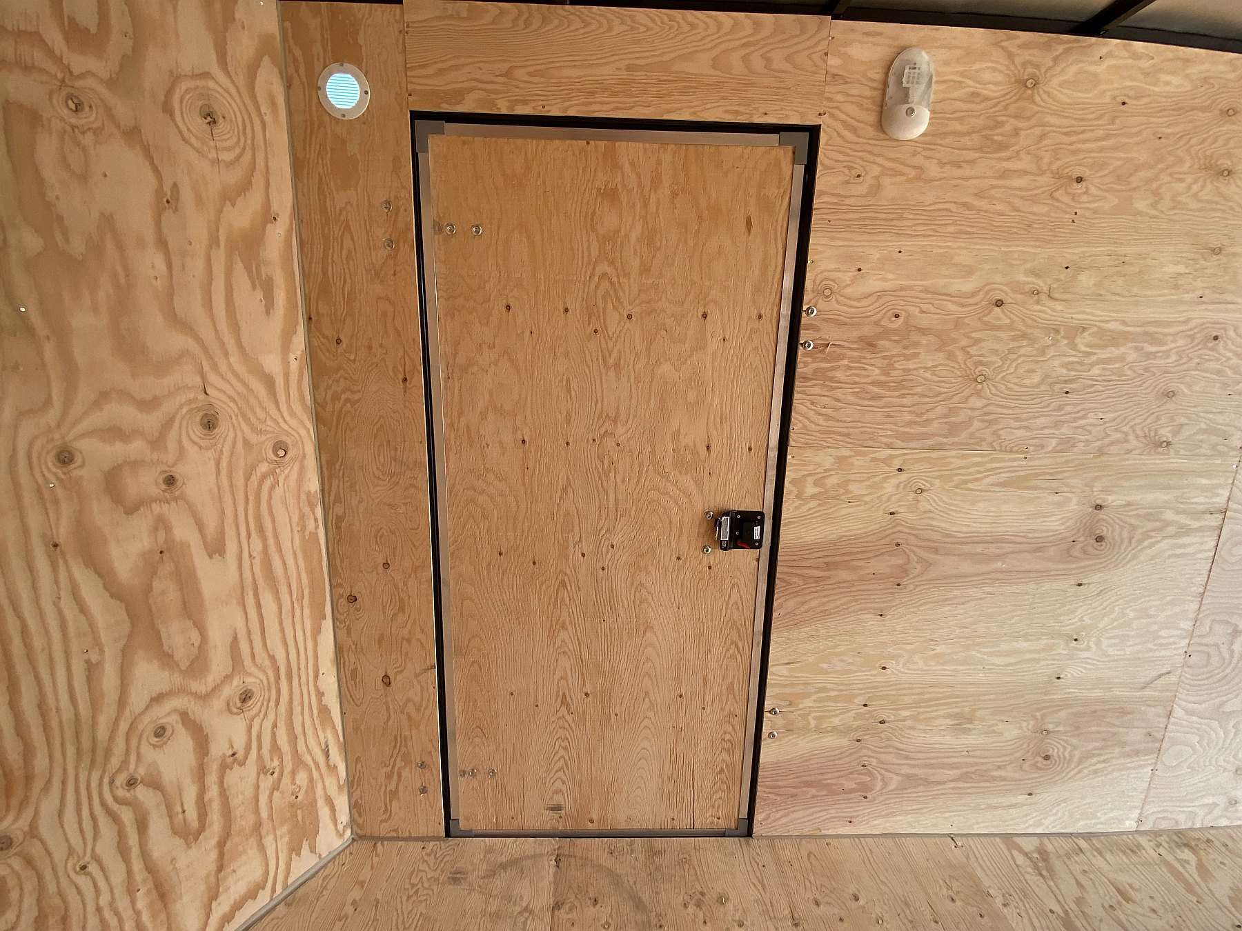 2026 Royal 7'x16' Enclosed Cargo w/ Barn Door