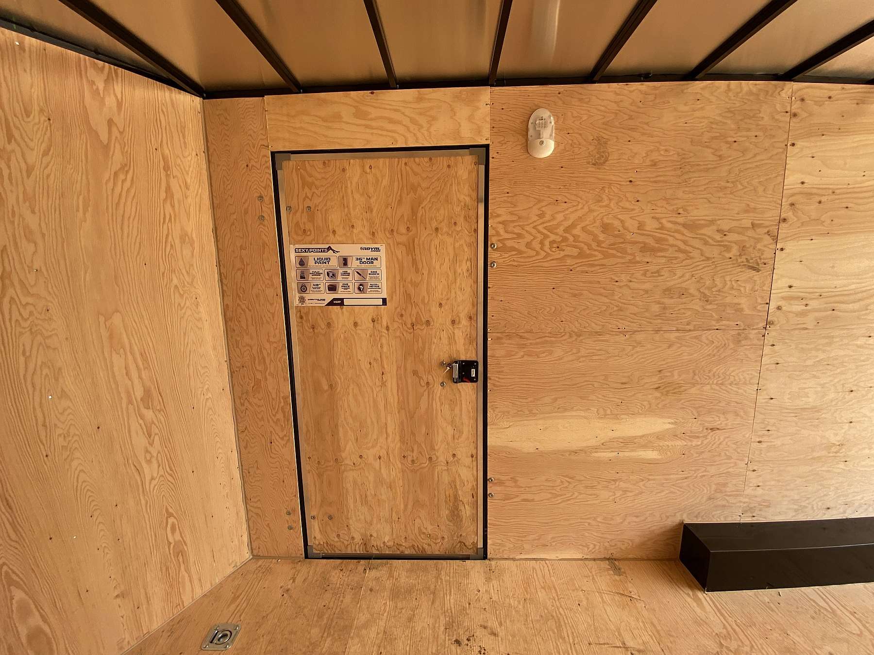 2026 Royal 8.5'x18' Cargo w/ 35K Axles & Dovetail