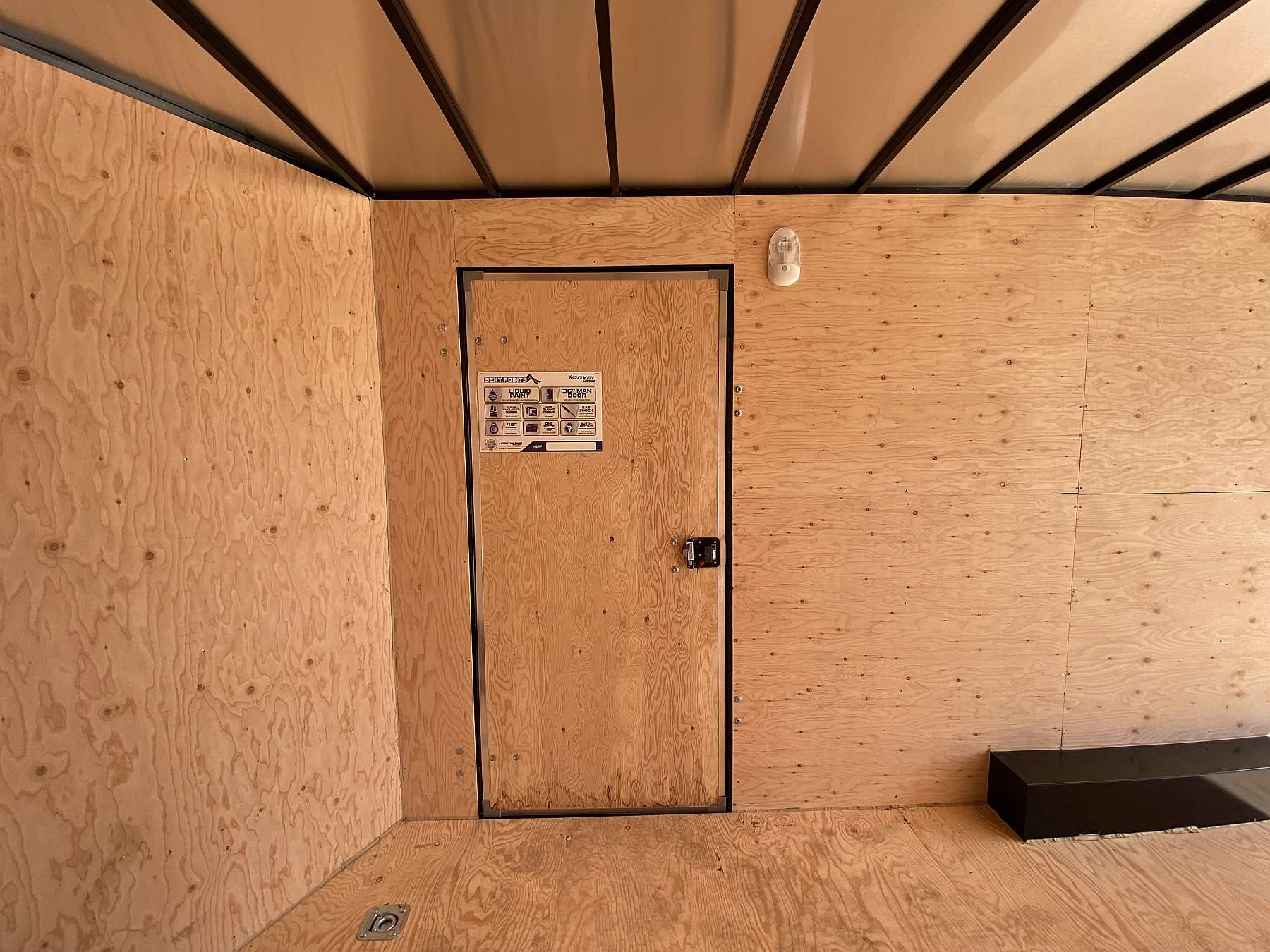2026 Royal 8.5'x18' Cargo w/ 35K Axles & Dovetail