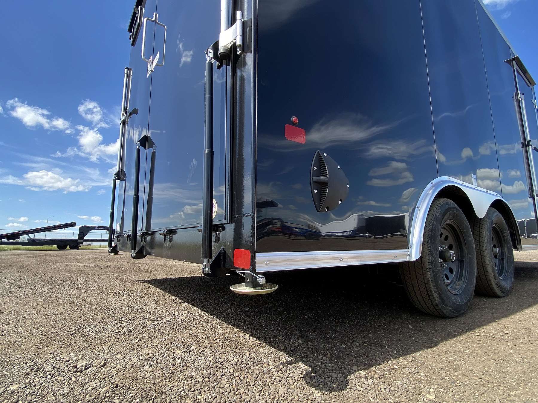 2026 Royal 8.5'x18' Cargo w/ 35K Axles & Dovetail