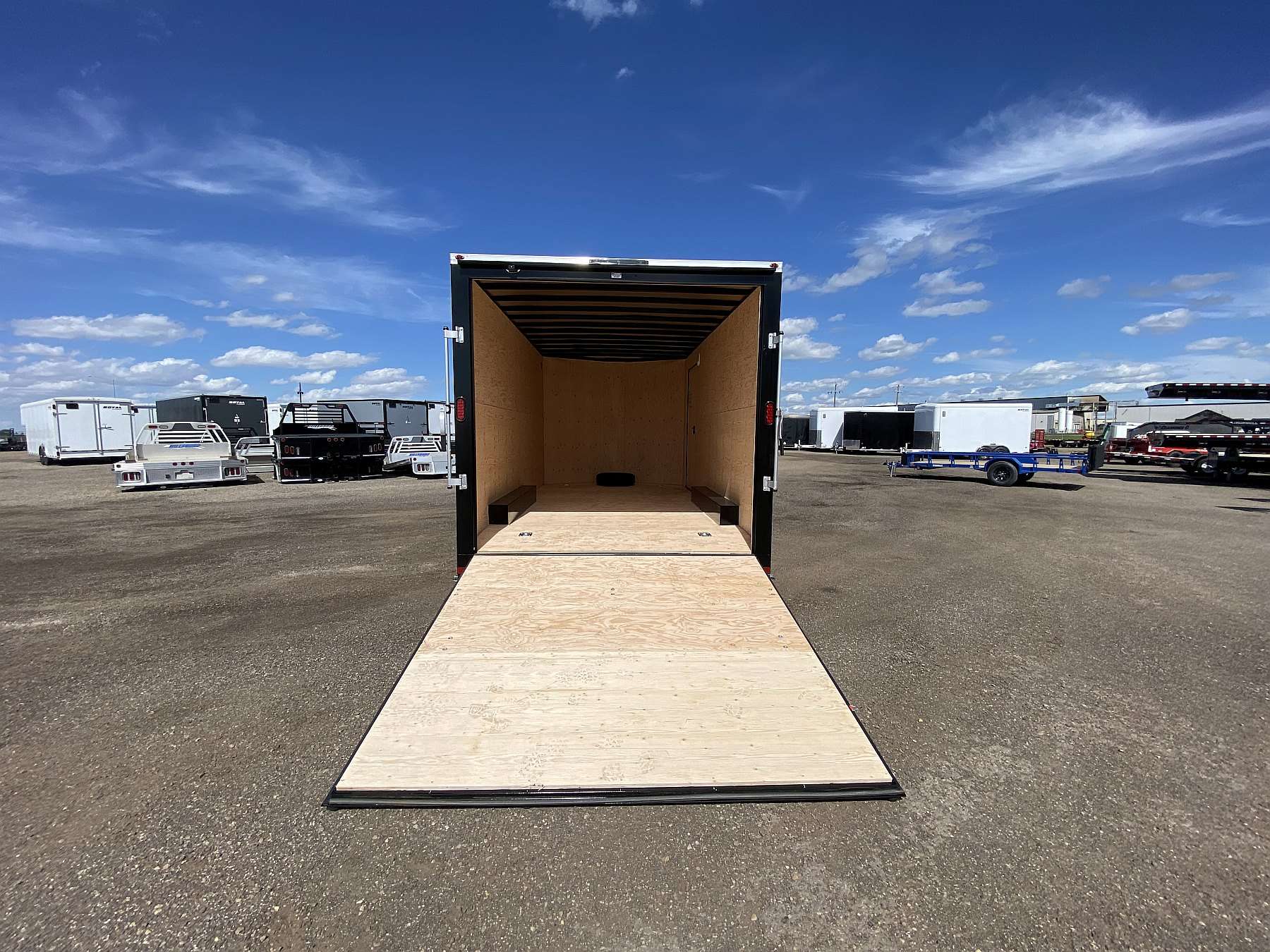 2026 Royal 8.5'x18' Cargo w/ 35K Axles & Dovetail