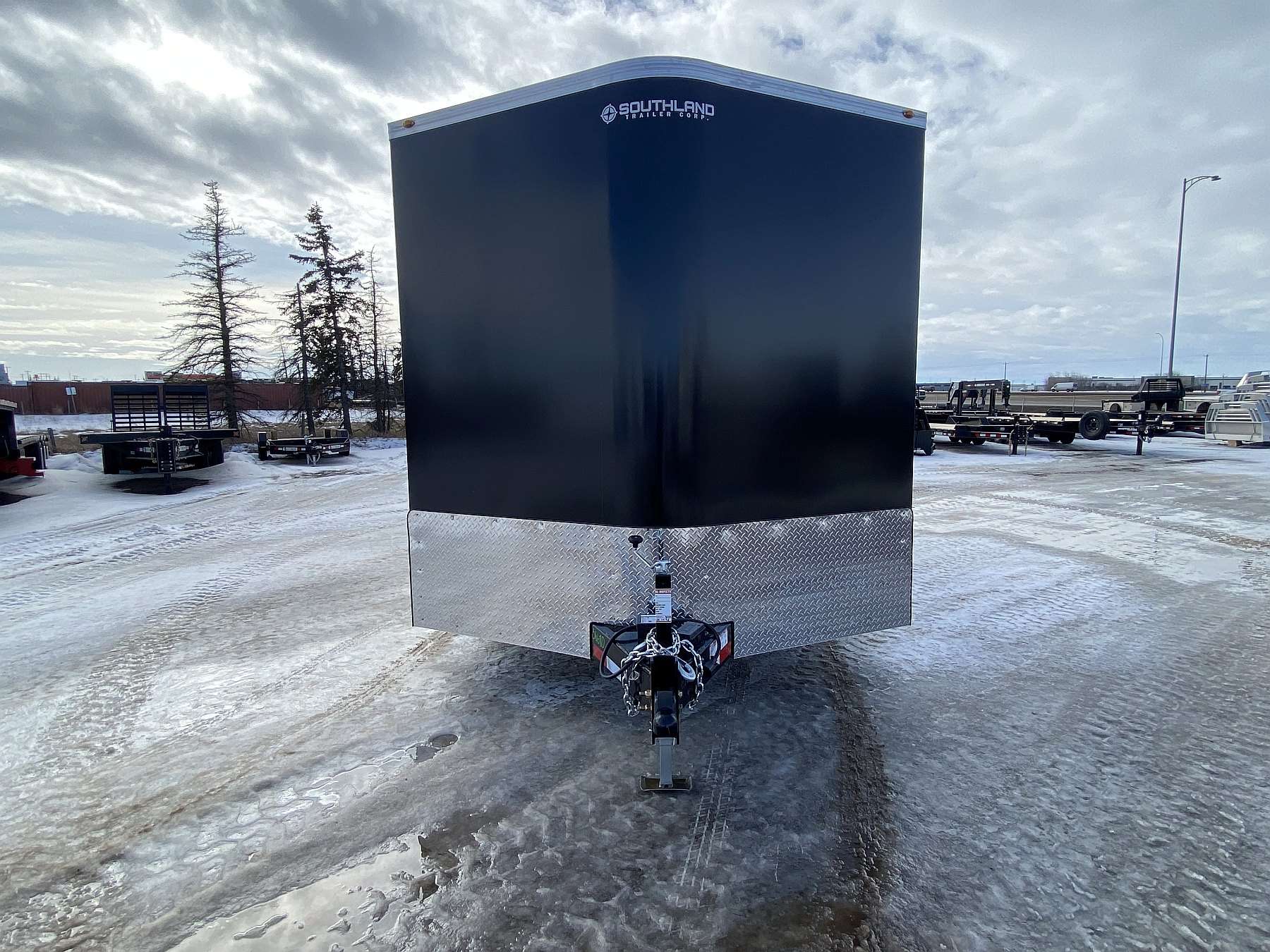 2026 Royal 8.5'x18' Enclosed Cargo Trailer w/ Dovetail