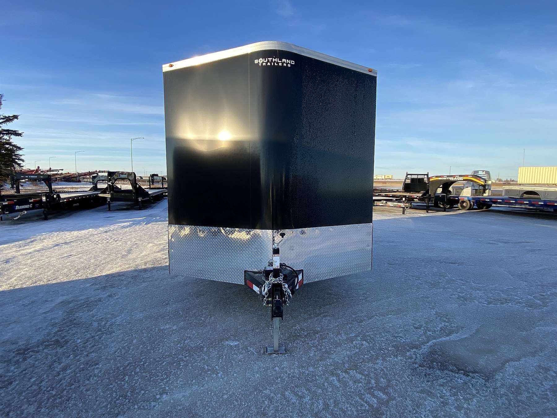 2026 Royal 8.5'x18' Enclosed Cargo w/ ALM Wheels & Dovetail