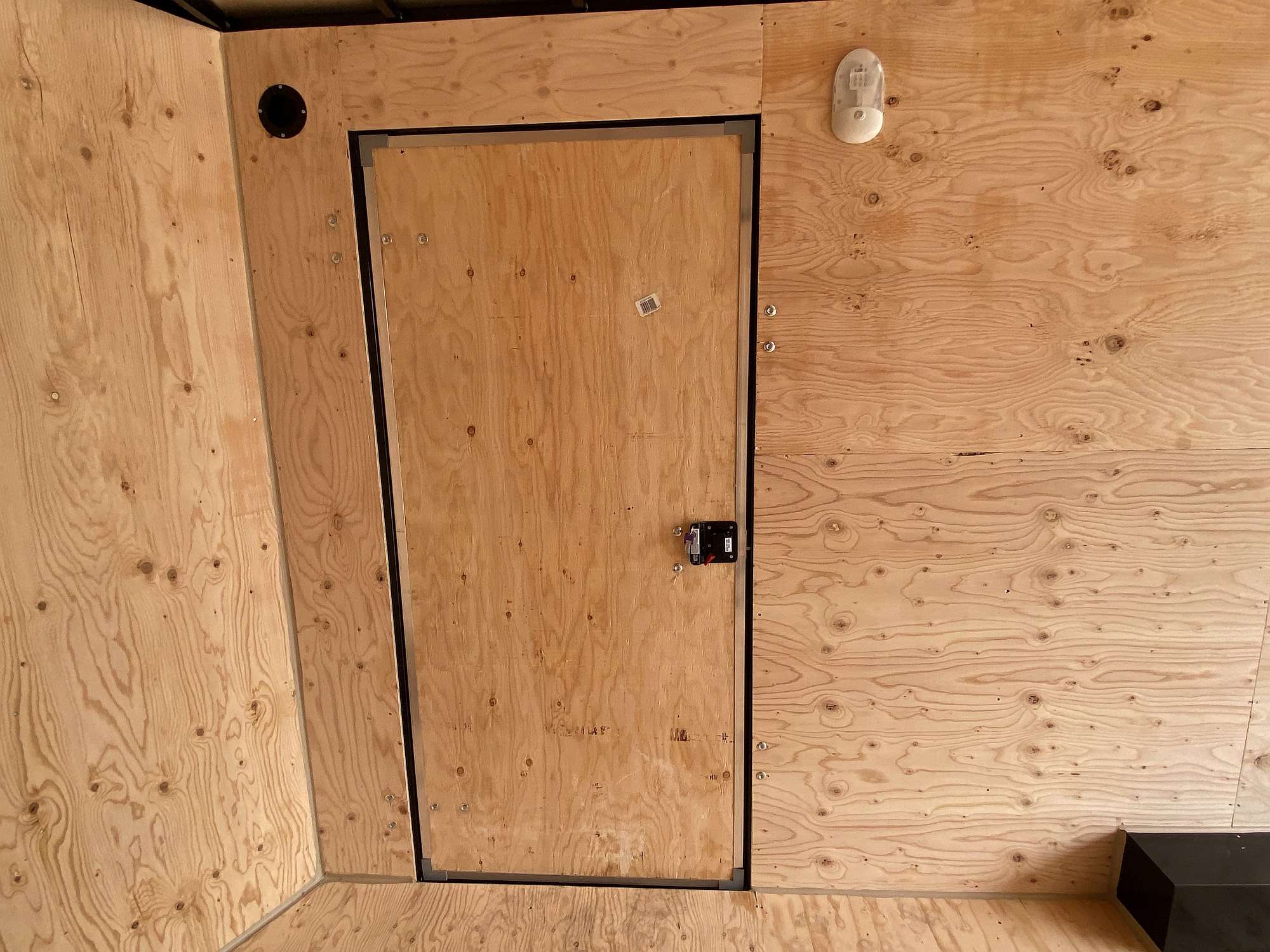 2026 Royal 8.5'x18' Enclosed Cargo w/ Ramp Door