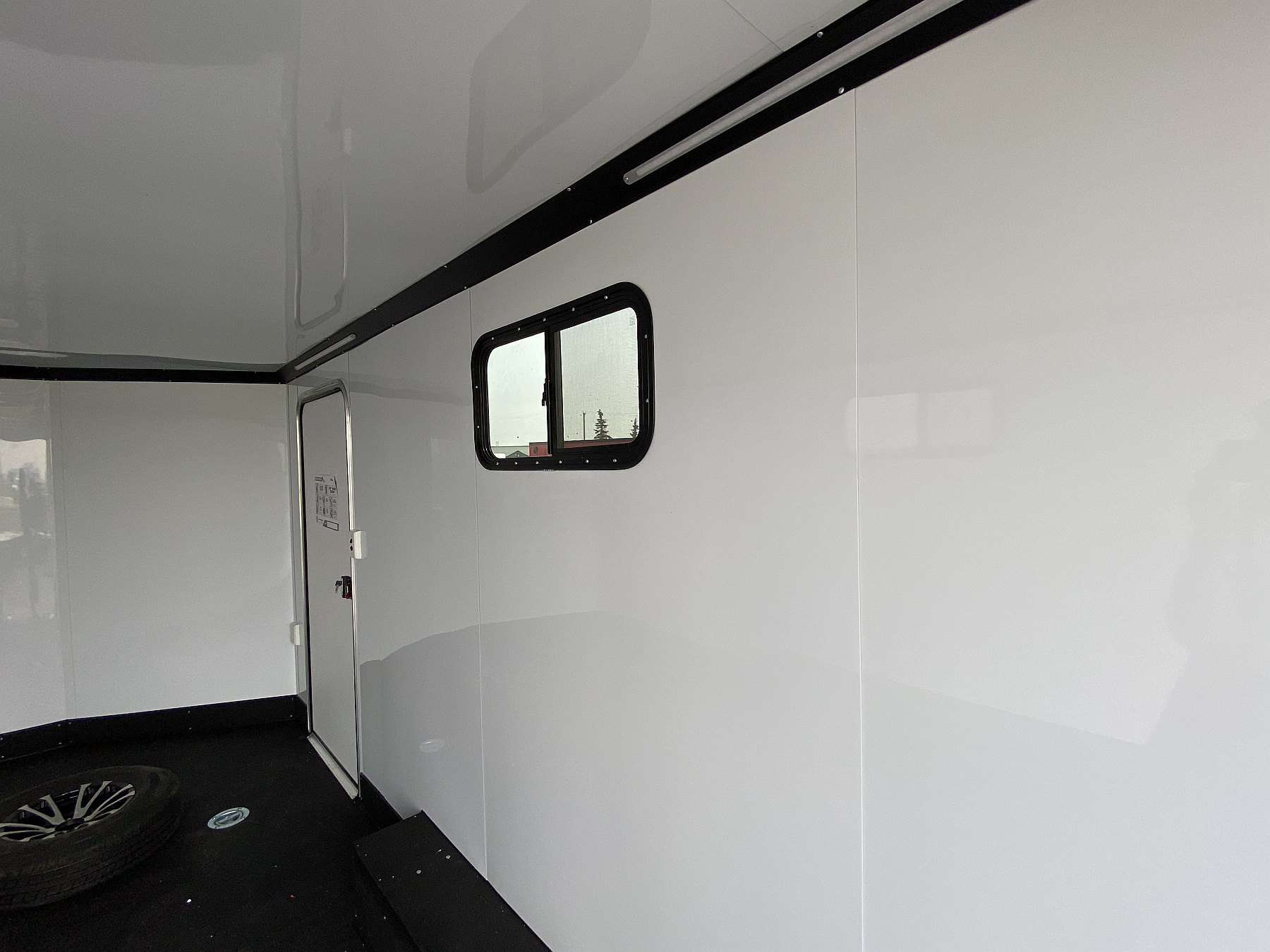 2026 Royal 8.5'x18' XR Package Enclosed Cargo Trailer