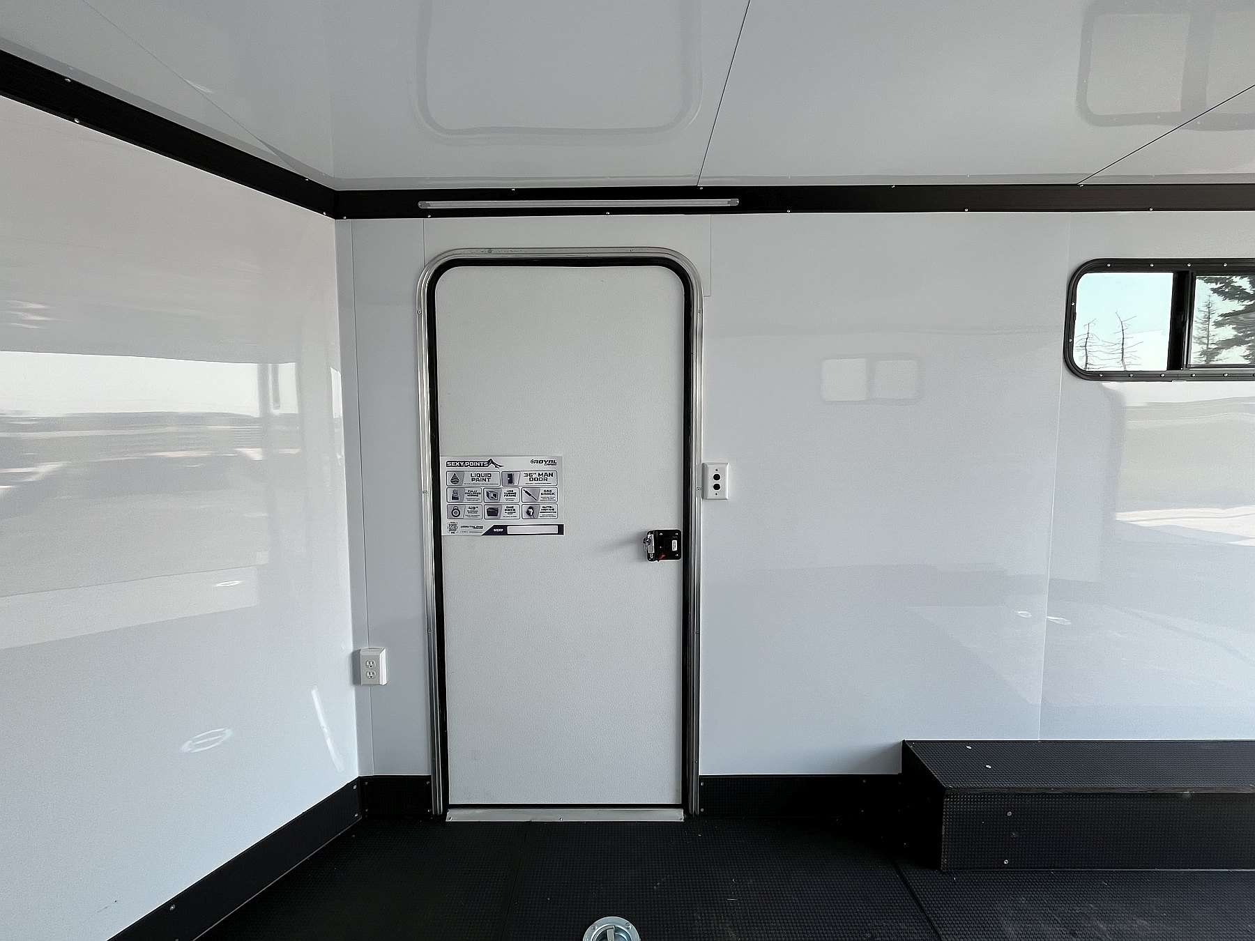 2026 Royal 8.5'x18' XR Package Enclosed Cargo Trailer