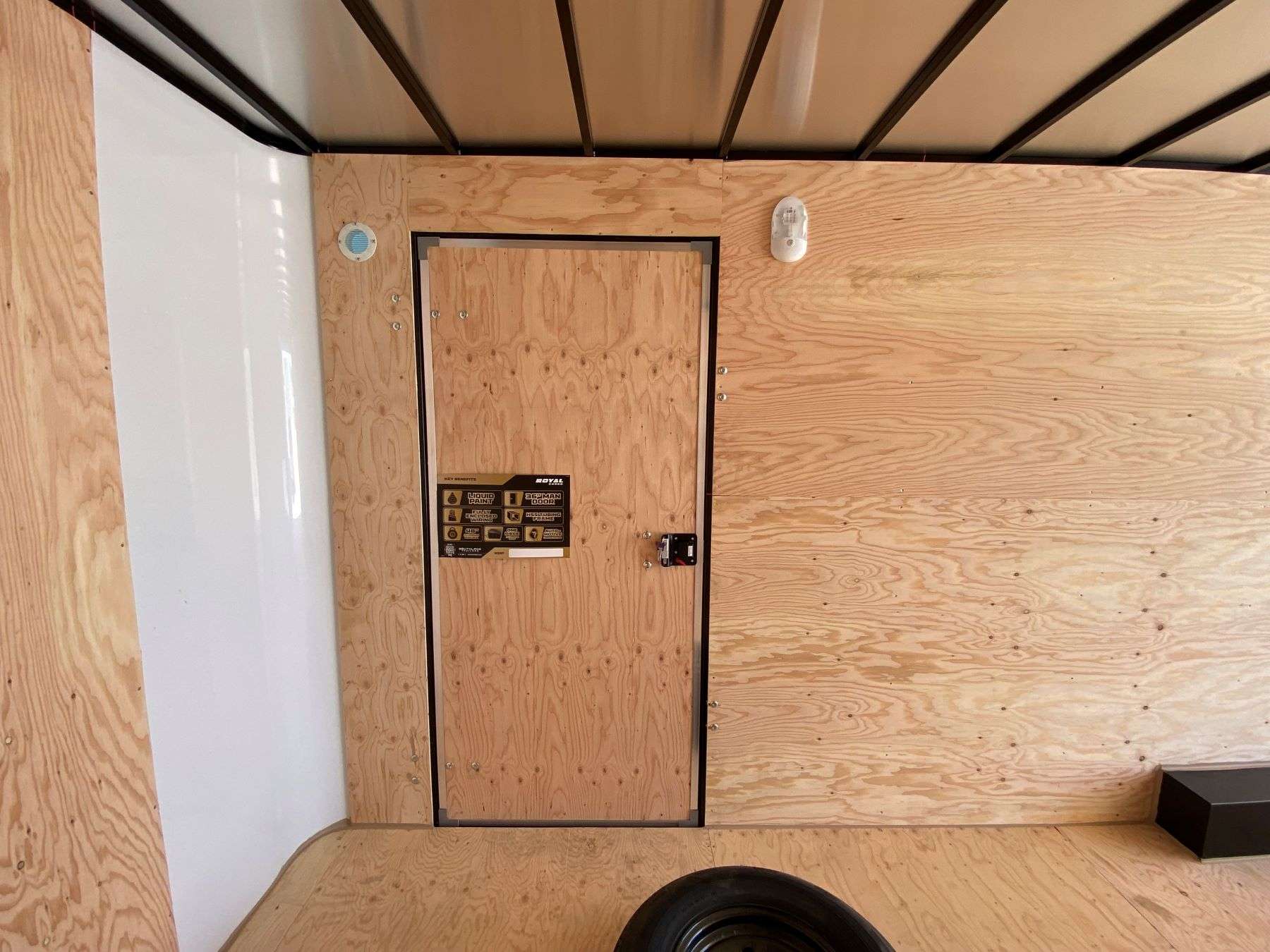 2026 Royal 8.5'x20' Enclosed Flat Front Cargo Trailer