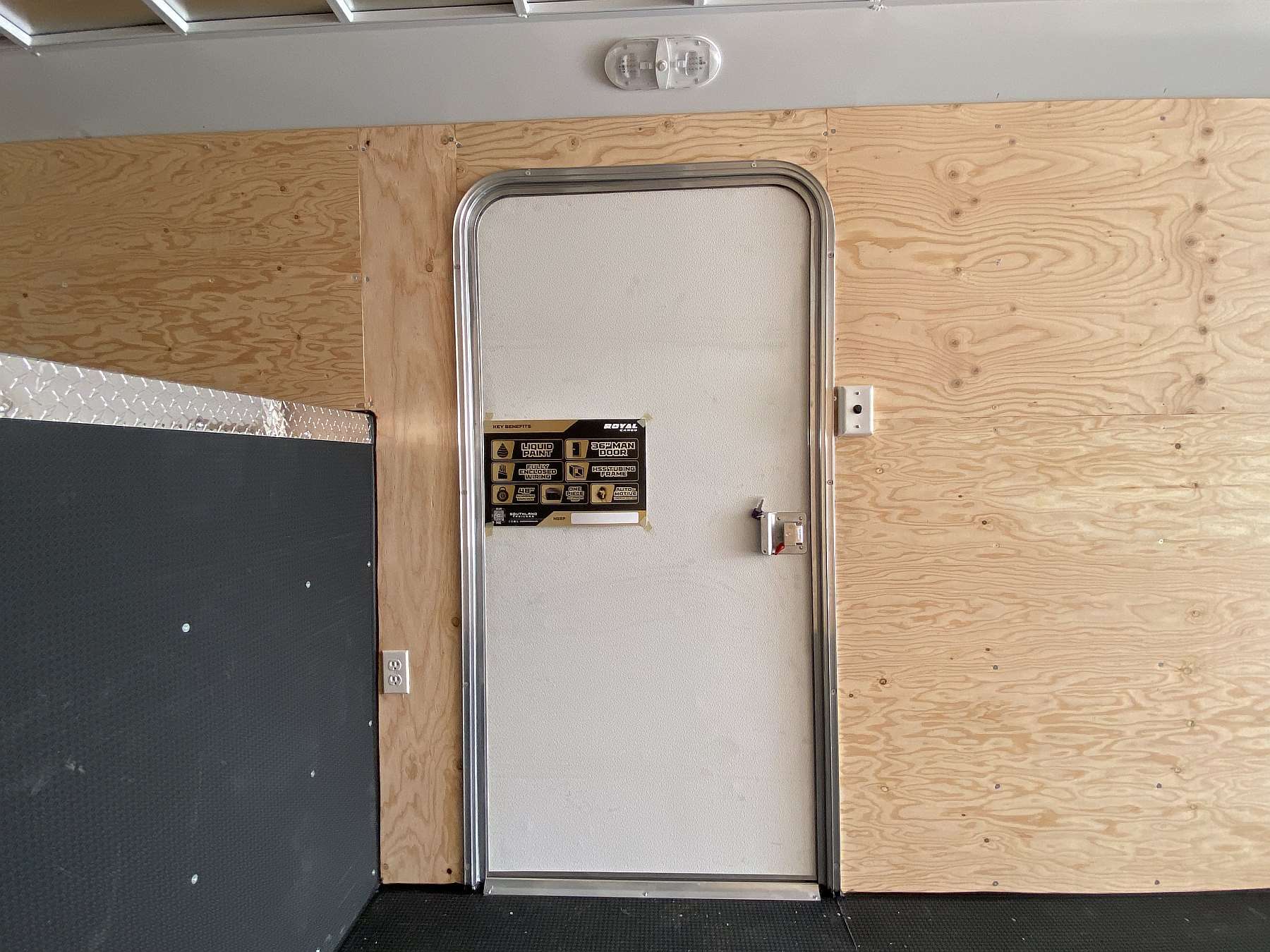 2026 Royal 8.5'x24' Enclosed Gooseneck Cargo Trailer