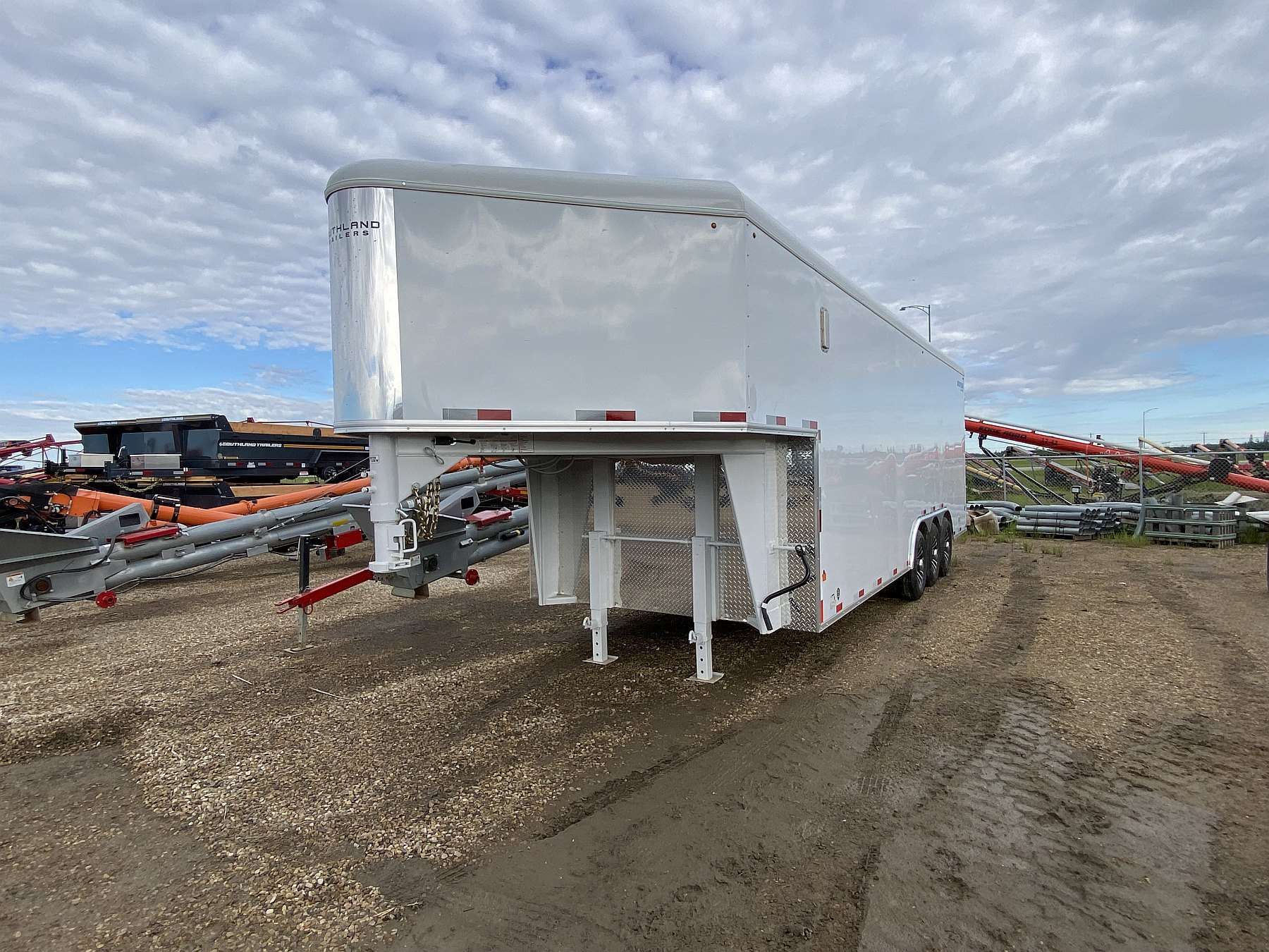 2026 Royal 8.5'x24' Enclosed Gooseneck Cargo Trailer