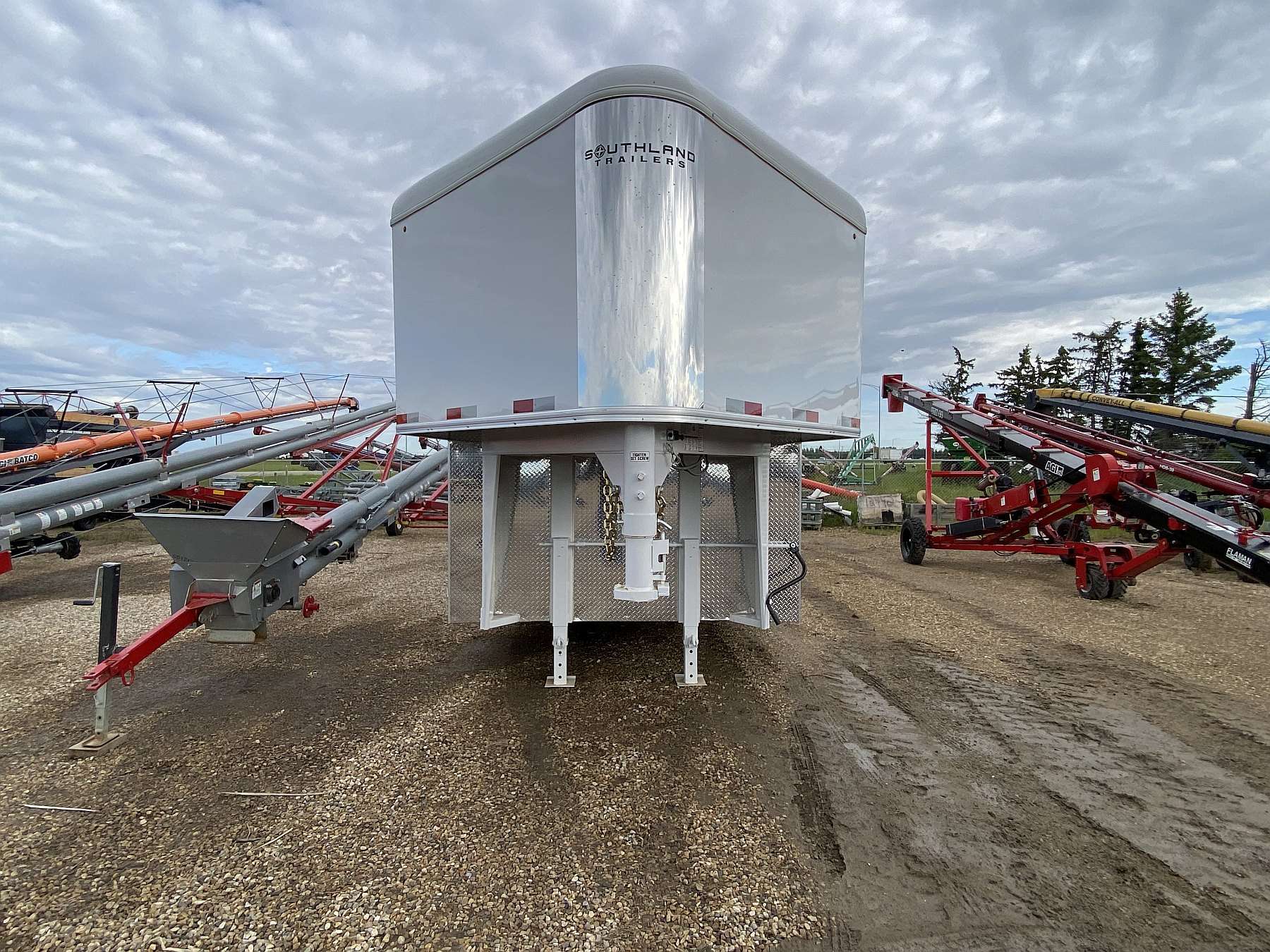 2026 Royal 8.5'x24' Enclosed Gooseneck Cargo Trailer