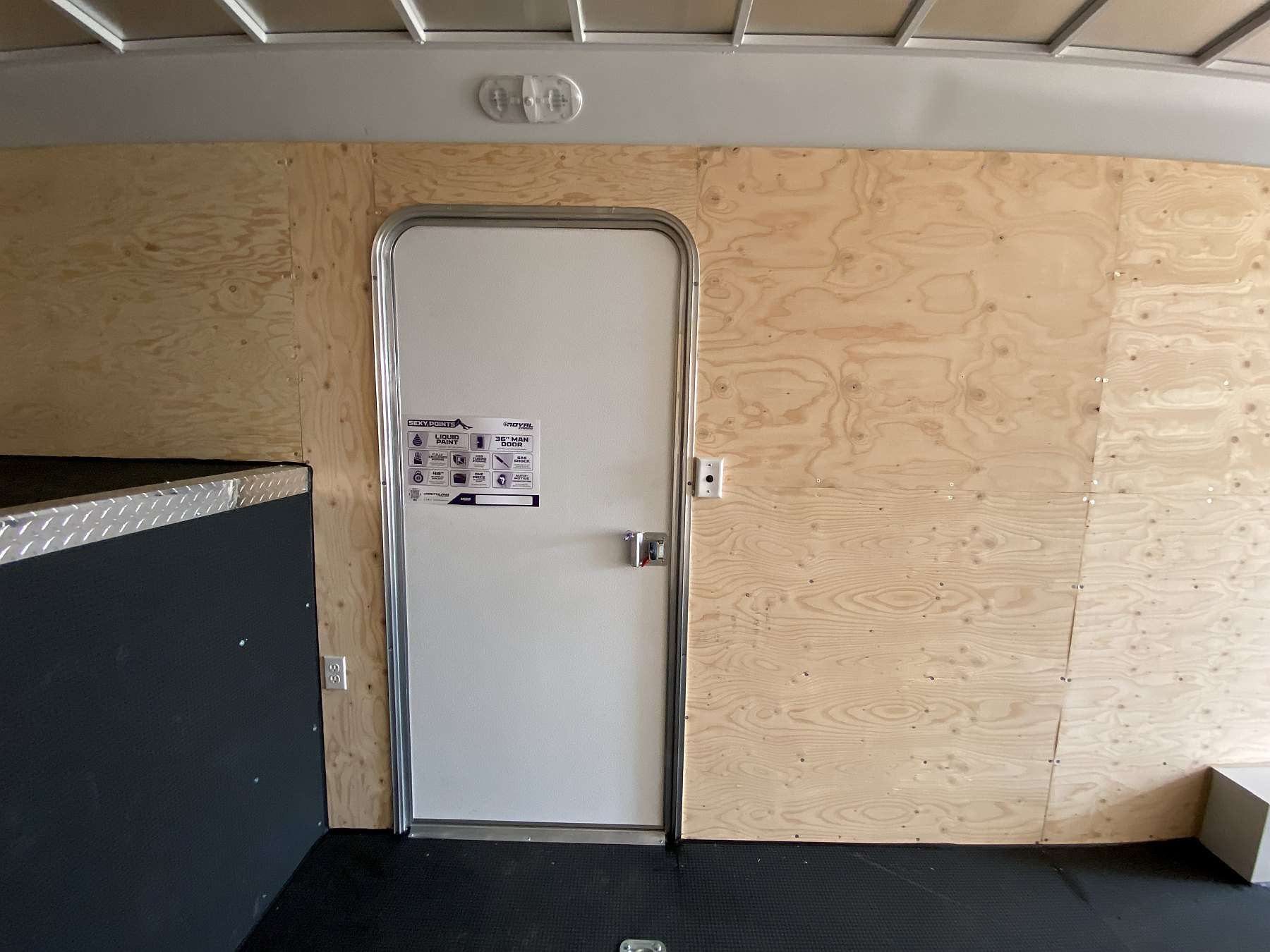 2026 Royal 8.5'x24' Enclosed Gooseneck Cargo Trailer