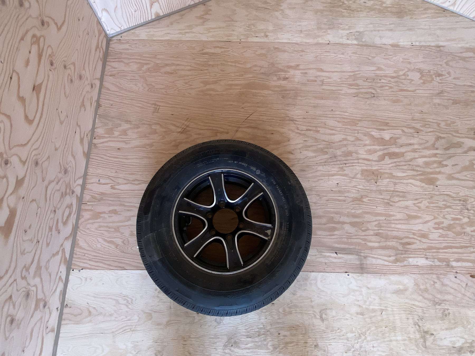 2026 Royal 8.5'x26' Enclosed Cargo w/ Aluminum Wheels